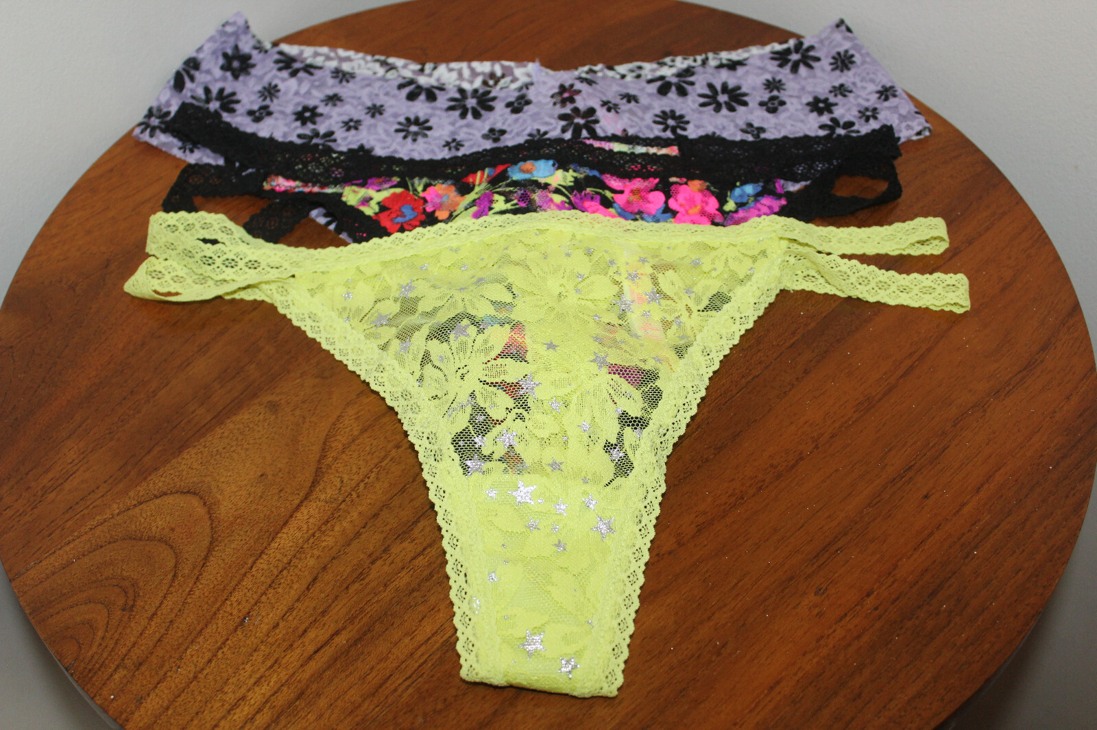 VICTORIA’S SECRET PINK 3-PIECE COMBO THONGS (2 STRAPPY, 1 WIDE-SIDE) SIZE L