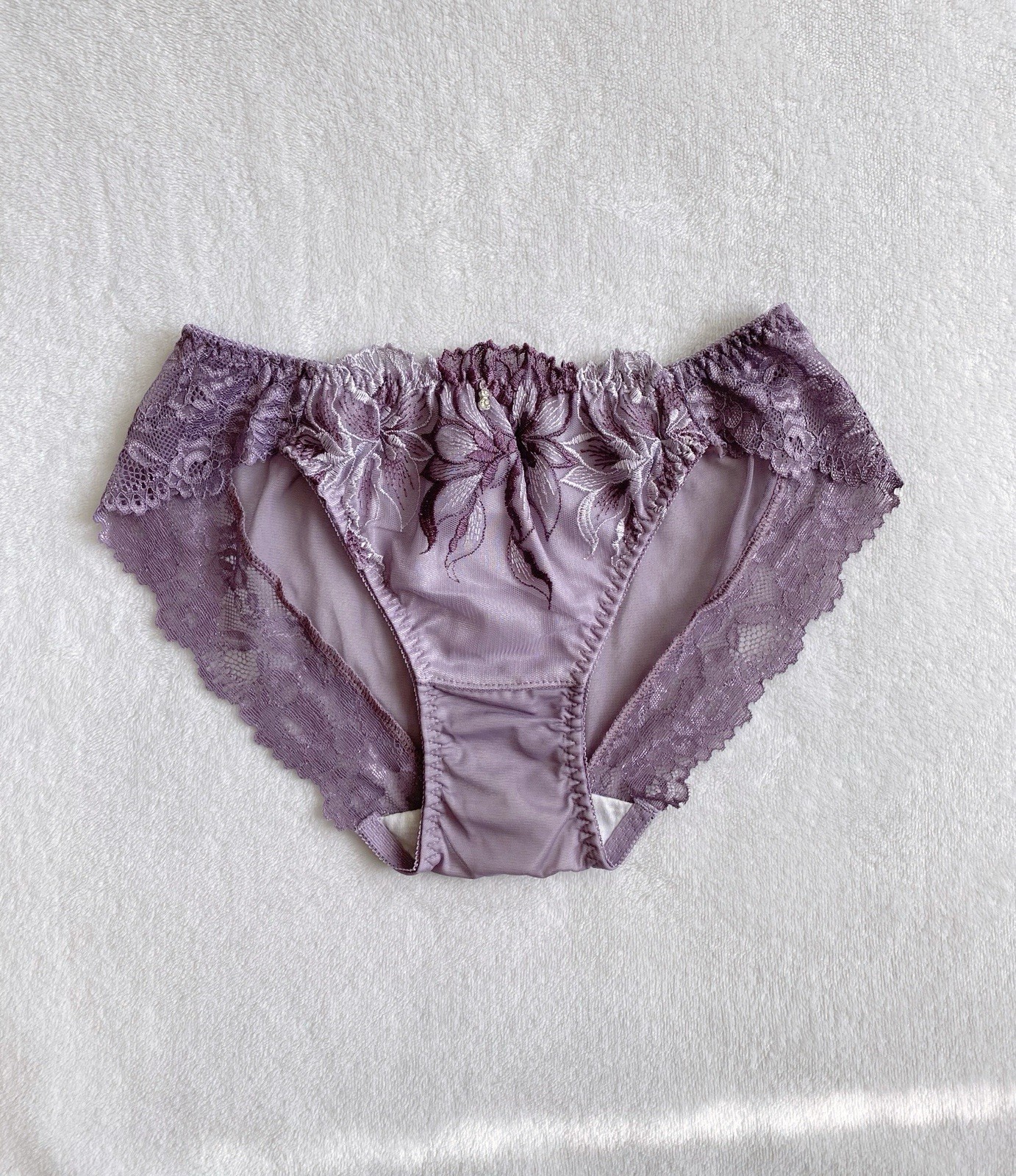 Free Shipping! US-S Japanese Floral Embroidery Lace Trim Sexy Soft Mesh Panties