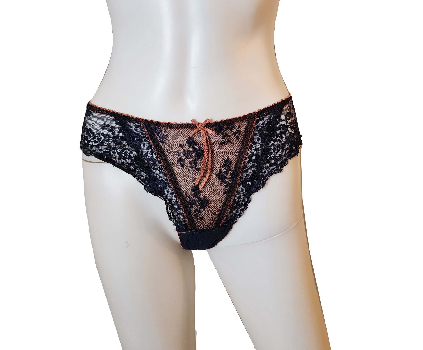 Elle MacPherson Romantic Lace Thong Panty
