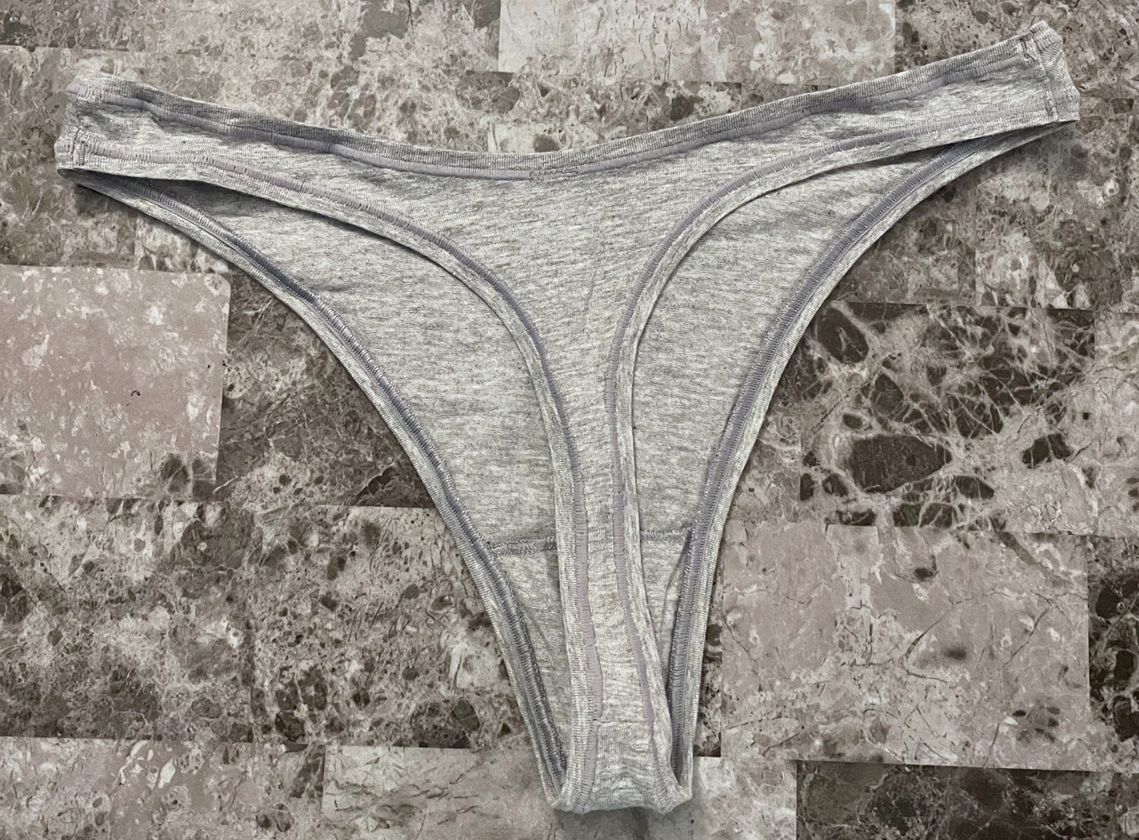 NWOT VICTORIA’S SECRET PINK HEATHER GRAY LOGO THONG PANTIES
