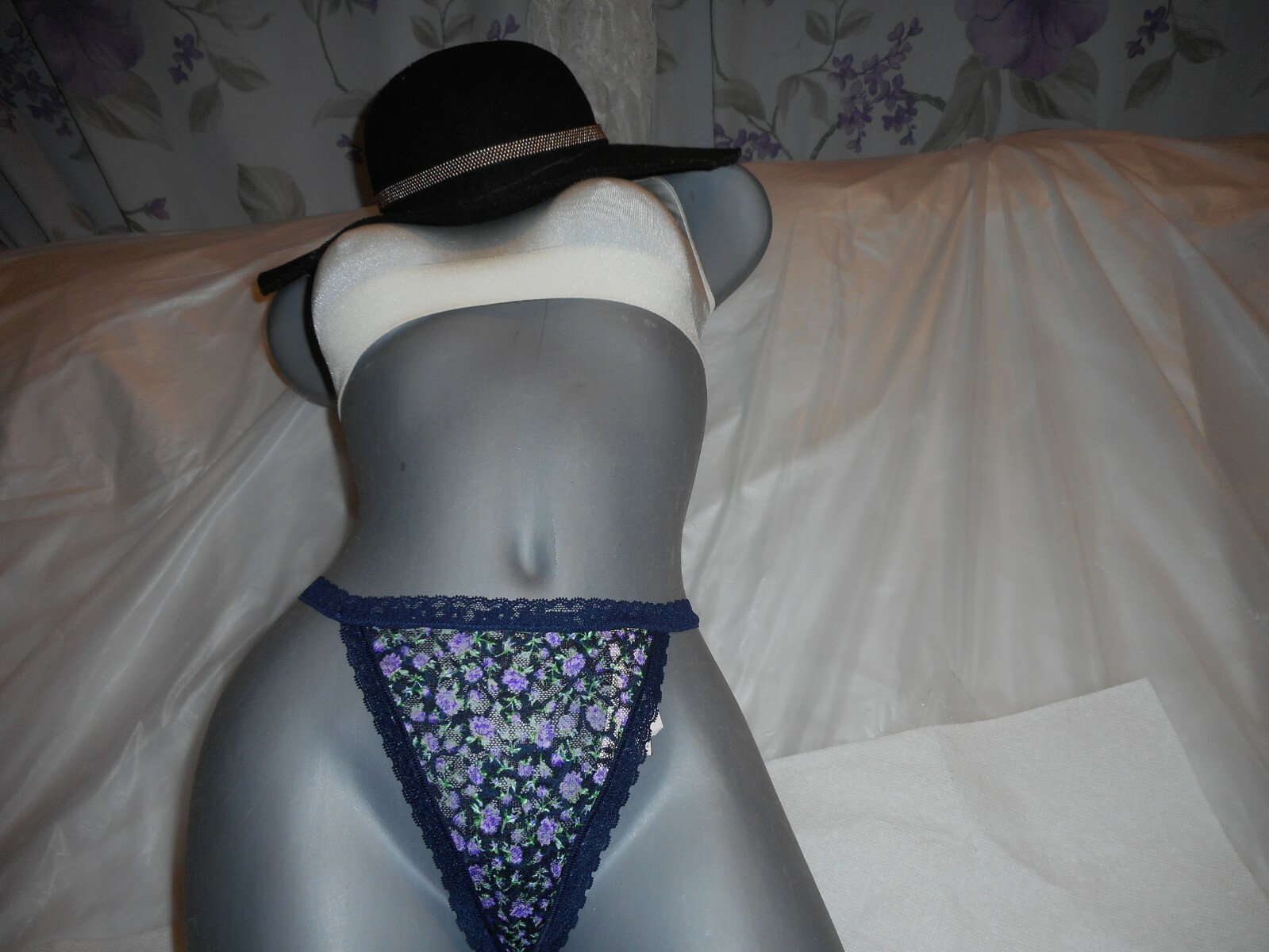 N/W/T Victoria’s Secret V String Floral Panty SIZE MEDIUM