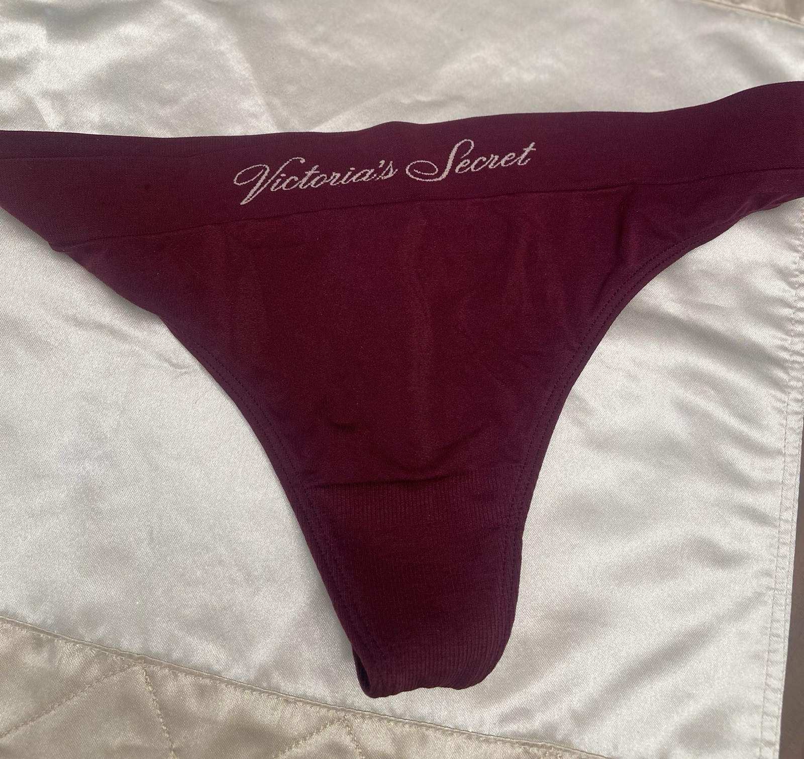 Victoria’s Secret NWT Thong/String Sexy Size L