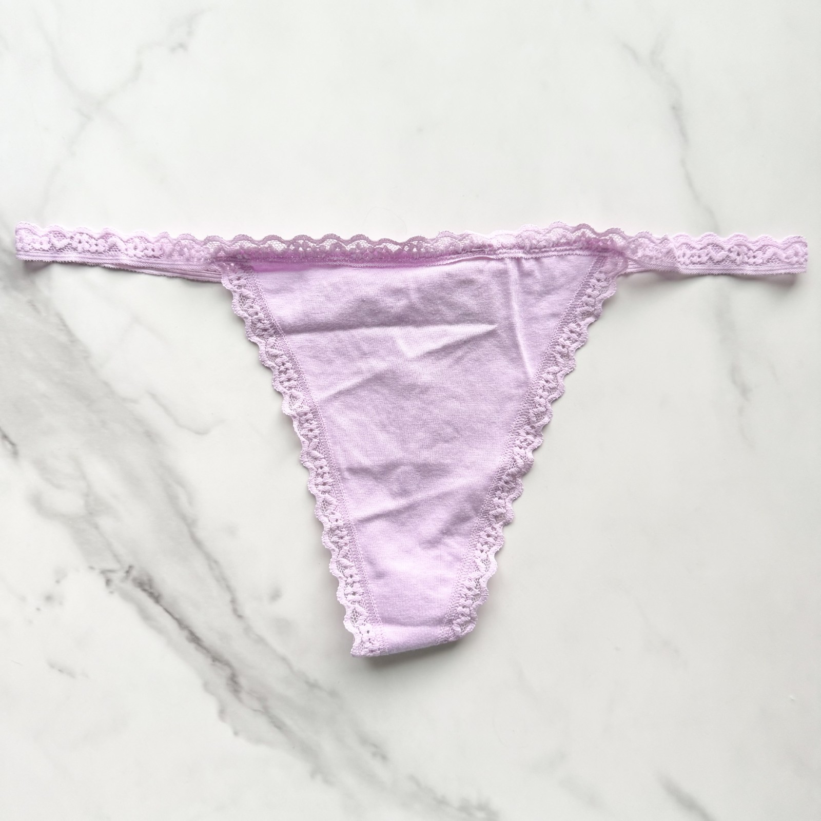 Victoria’s Secret The Lacie Lace-Trim Smooth V-String Panty Violet Sugar L/XL
