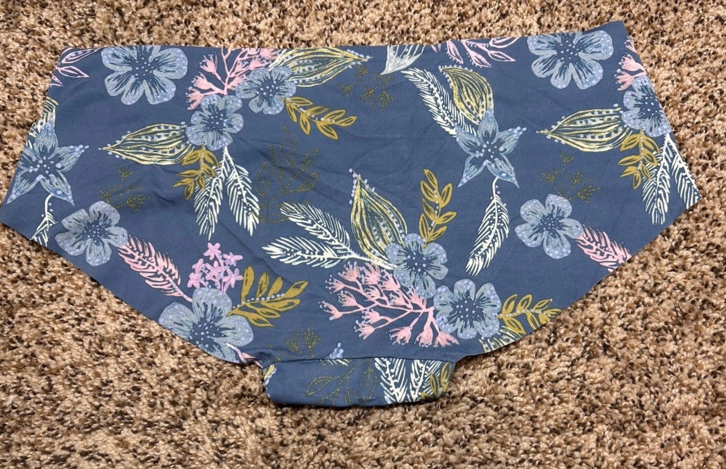 Auden Blue/Multi-Color Invisible Edge Hipster. Size: L (12-14).
