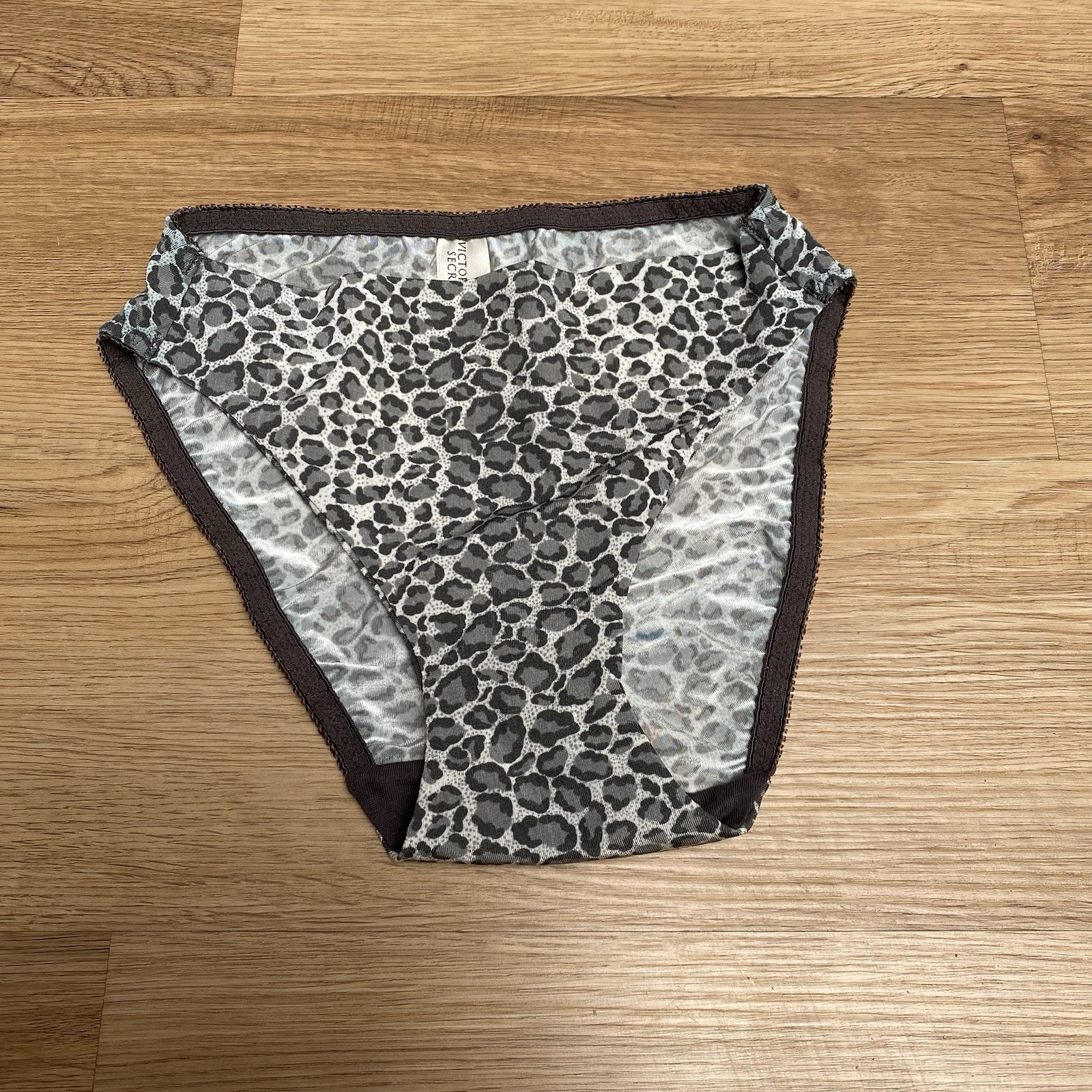 Victoria’s Secret Bikini Smooth Satin Leopard Grey/white Size Small New 1999