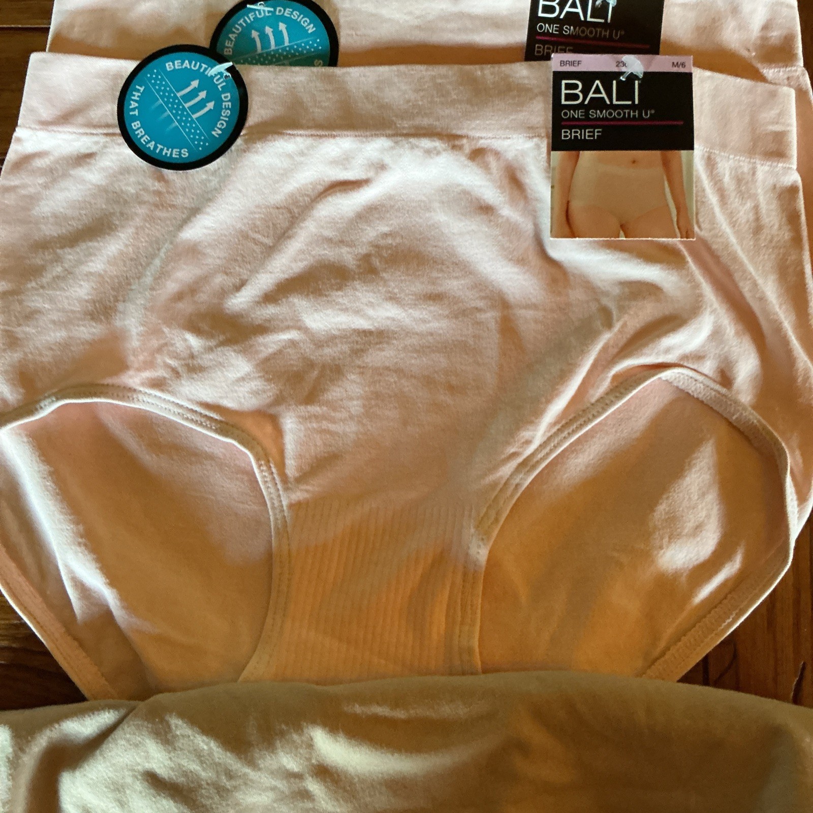 Bali 2361 One Smooth U All-Around Smoothing Brief Panty Lot of 4 NWT READ