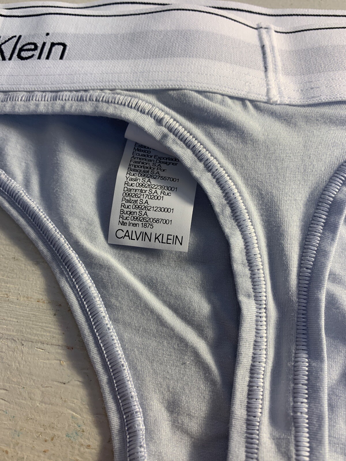 Calvin Klein Women’s Thong Size Large White Cotton Modal Elastane NEW