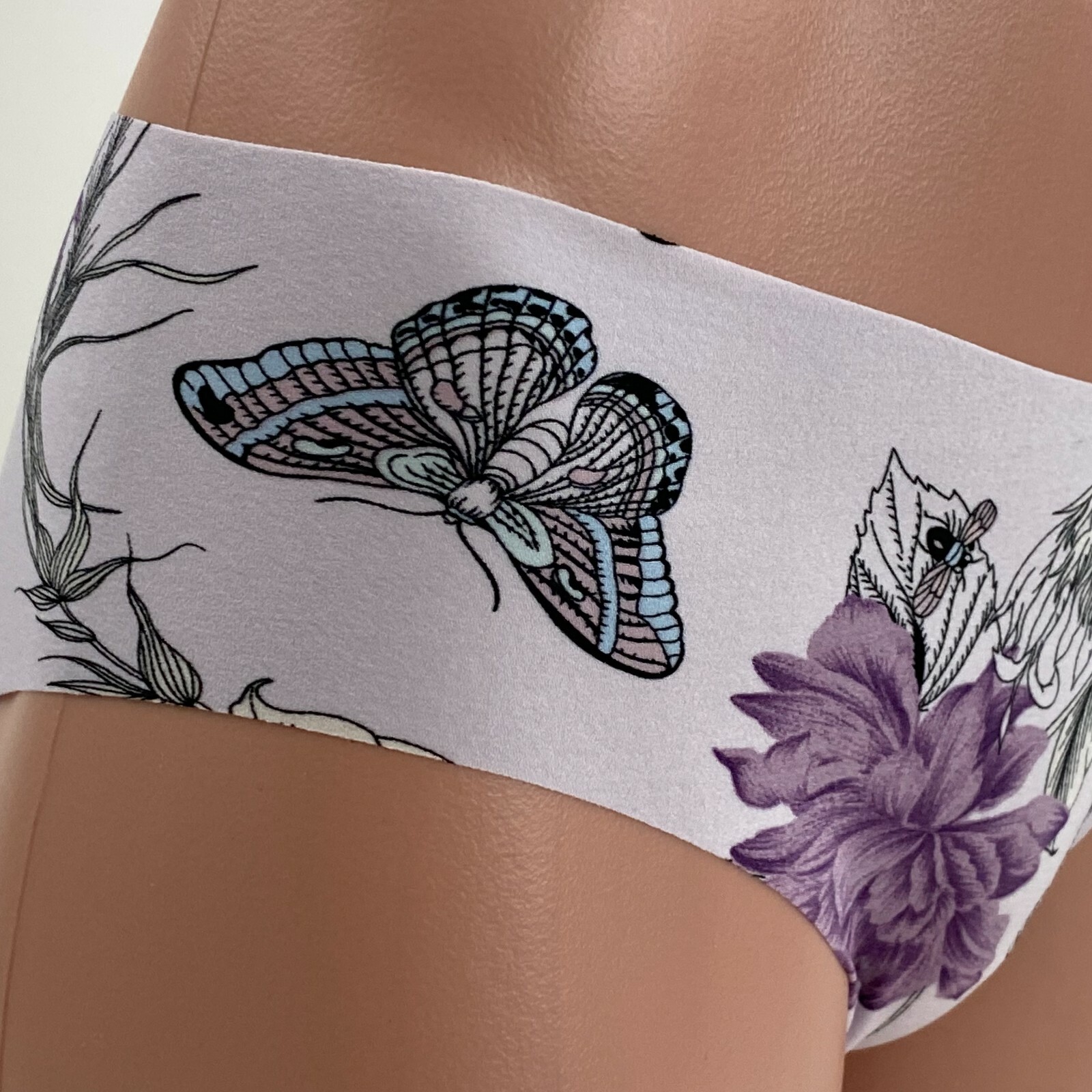 Victoria’s Secret Floral High Mid Hiphugger Hipster Panty Lilac Size S NWT
