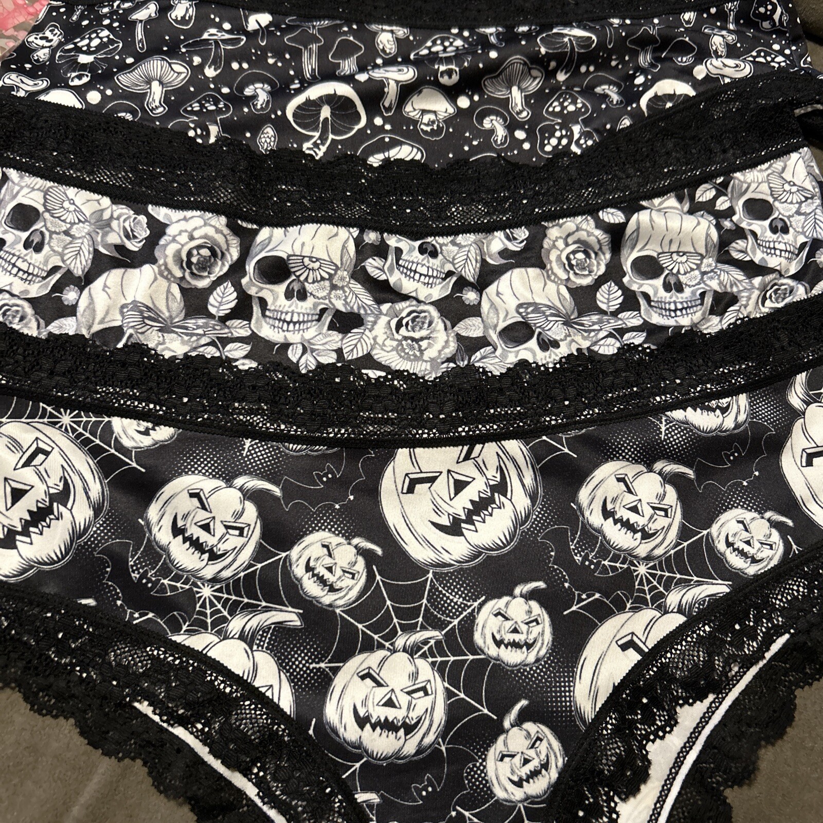 Morvia 3pk lace trim Skater goth Emo panties L skulls Mushrooms Jack-o-lantern