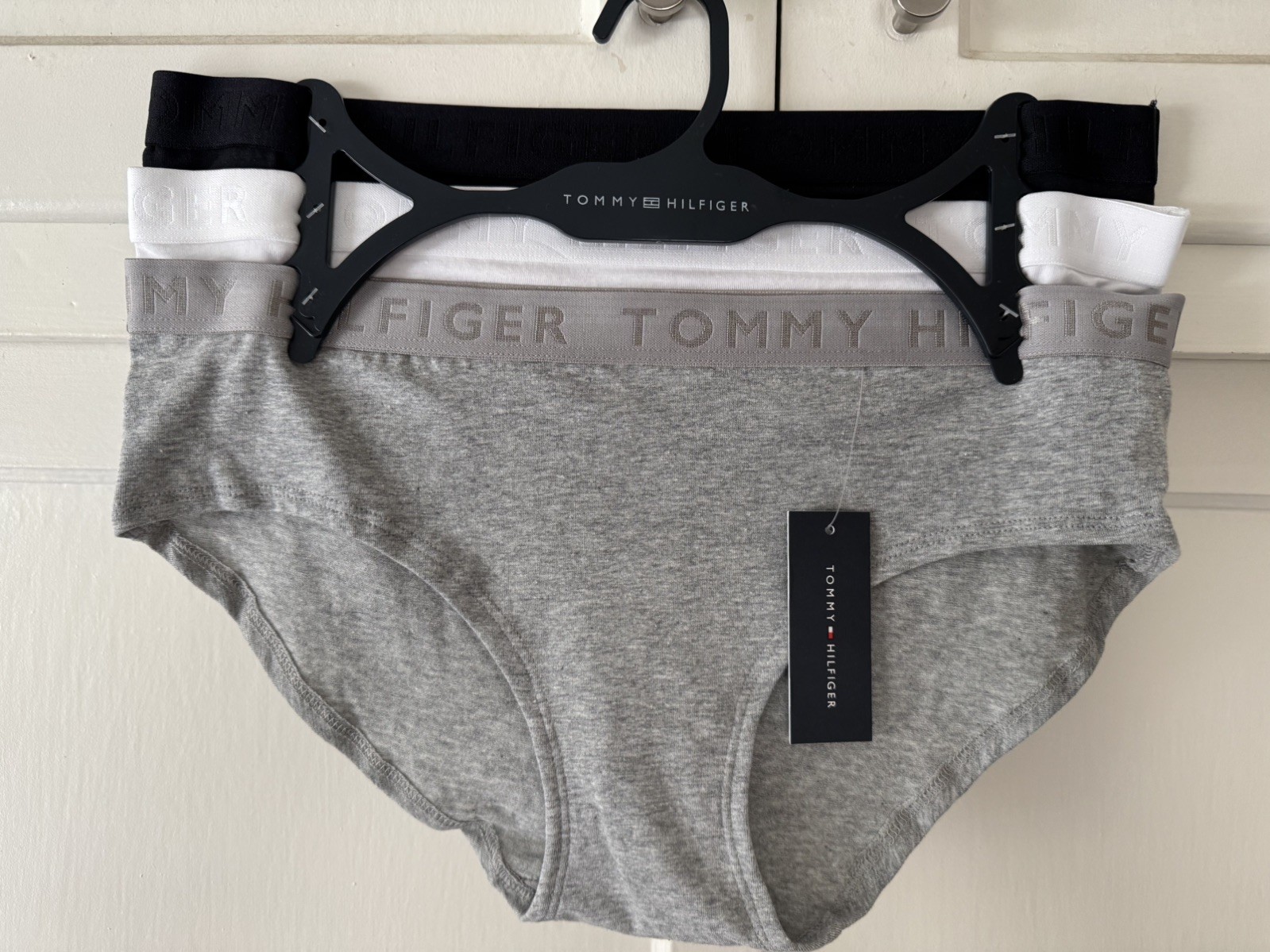 Tommy Hilfiger Women’s Bikini Panties 3-Pack Gray White Black Size L NWT $36