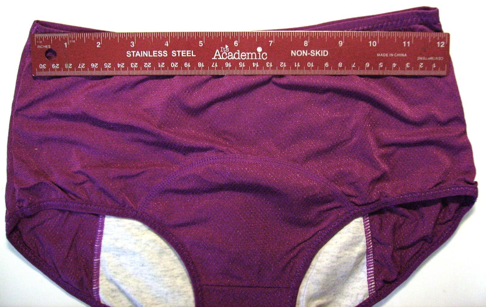 WOMENS UNDERWEAR LEAKPROOF 3 PACK SIZE WAIST 24 INCHES