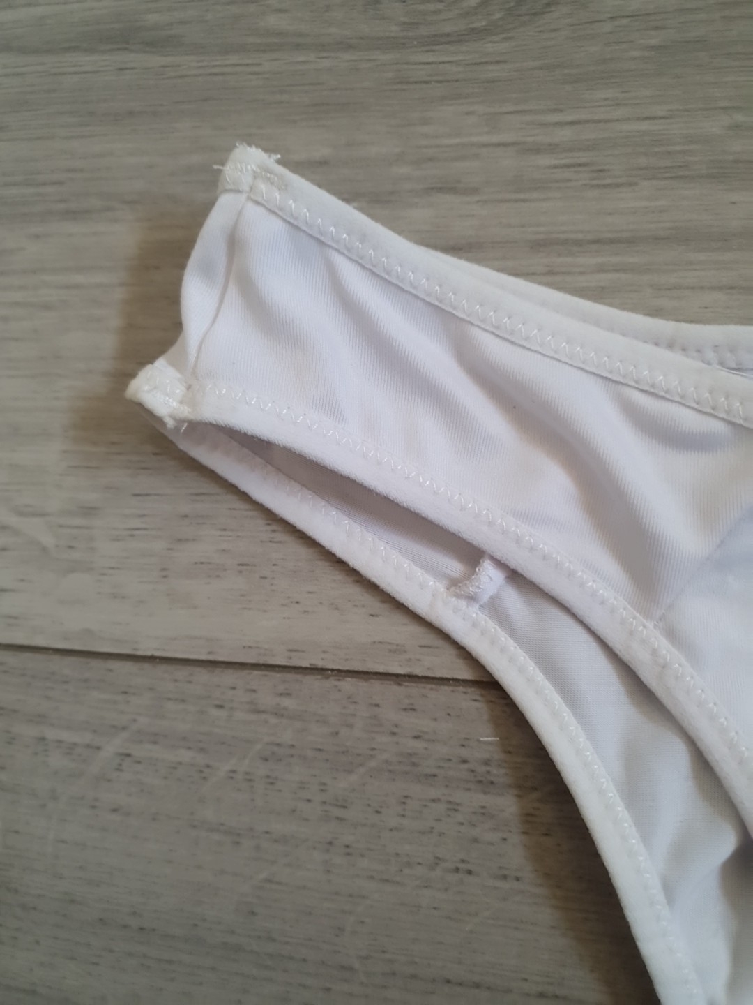 BNWT Marlon White High Cut Diamante Heart Thong Panties Size 8-10