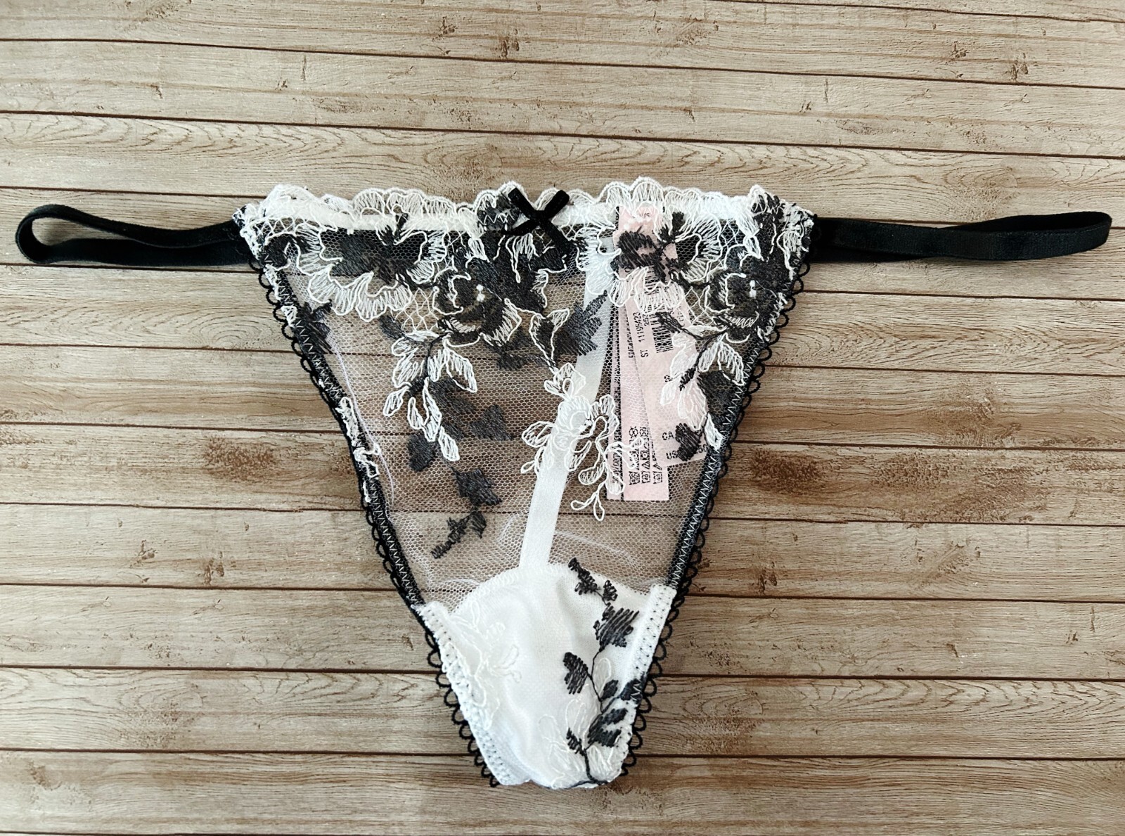 Nwt Victorias Secret Dream Angels Embroidered Lace V String Panty S