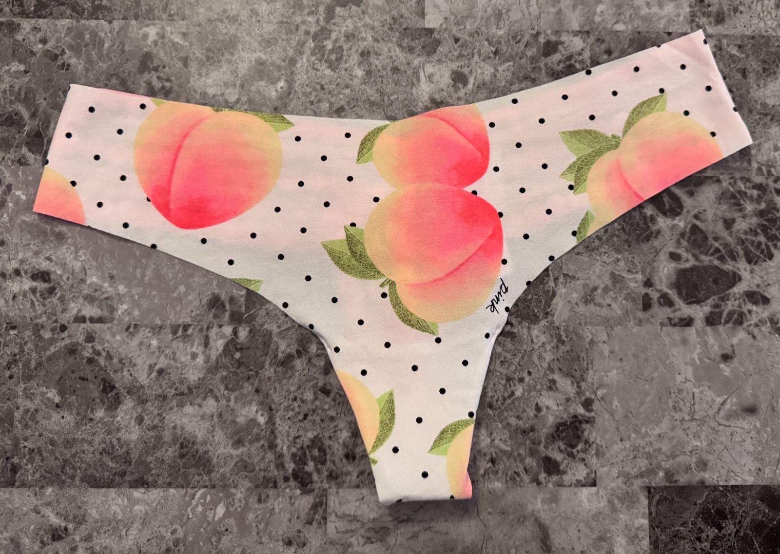 NWT VICTORIA’S SECRET PINK M PEACH POLKA DOT LACE RARE NO SHOW THONG PANTIES