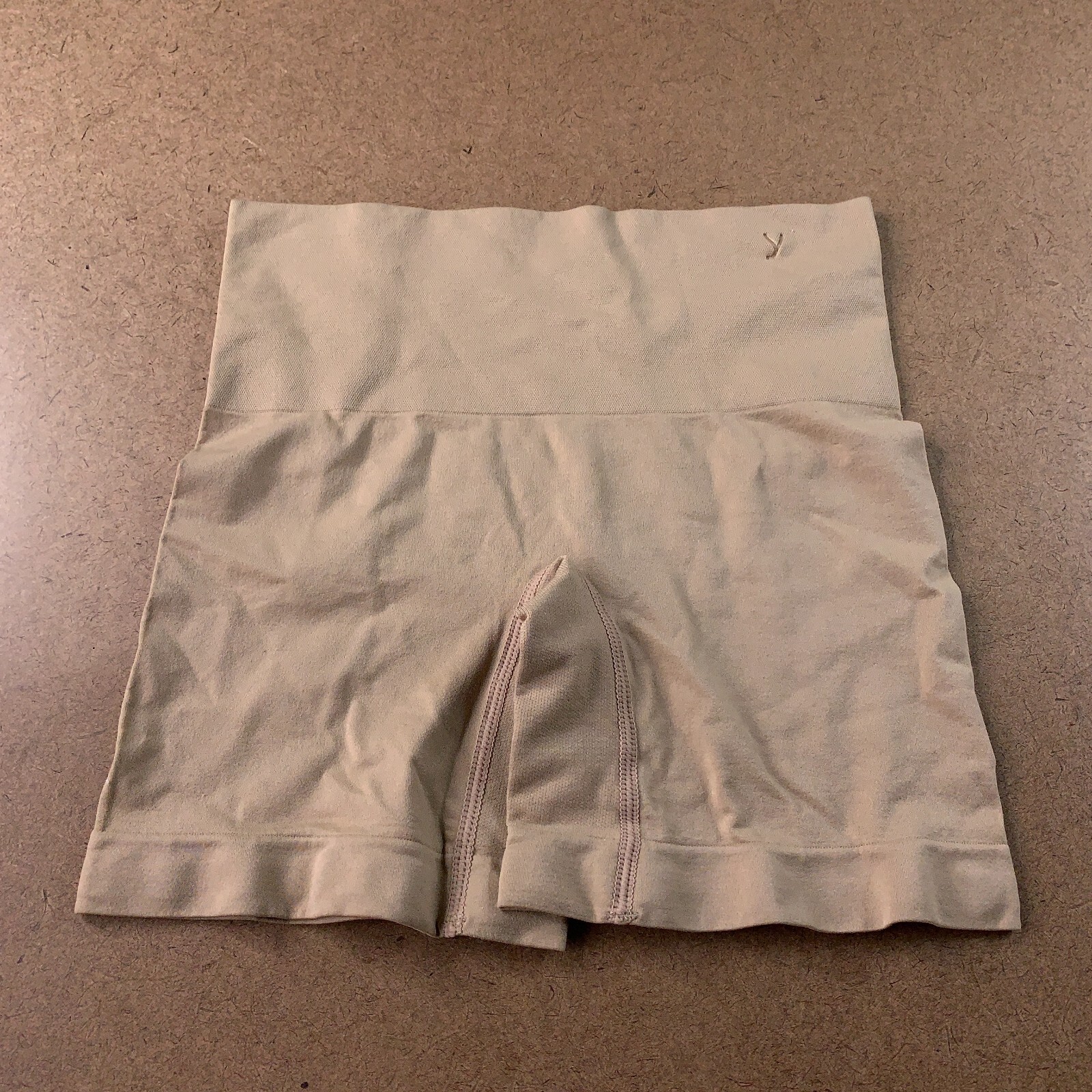 Yummie Womens Size S/M Almond Bria Comfortably Curved Smoothing Short New *Flaw