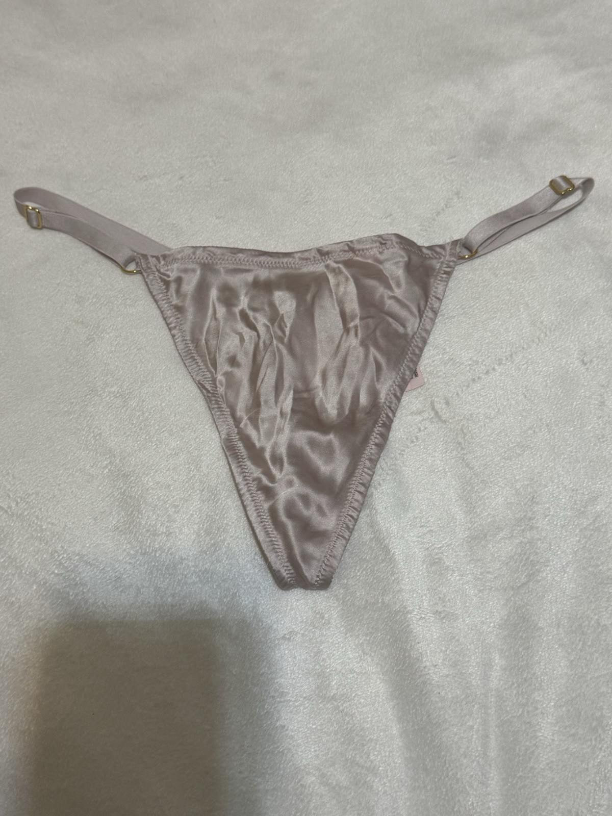 Victoria’s Secret Satin V-String Panty – Champagne Pink M