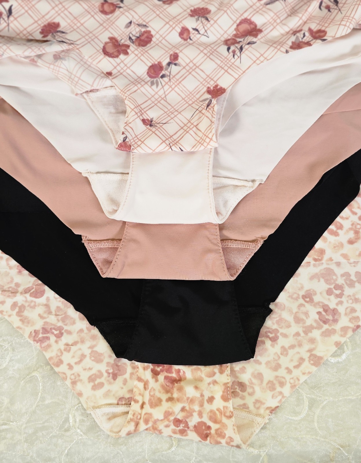 Marilyn Monroe 5 No-Show Hipsters L Floral, Solid, Dusty Rose, Black Pink MM8041