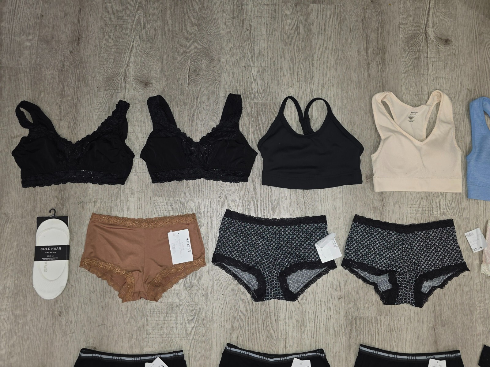 33 Piece Bras & Brief Panties – SIZE Small (5) – 33-Pack – Wholesale – Clearance