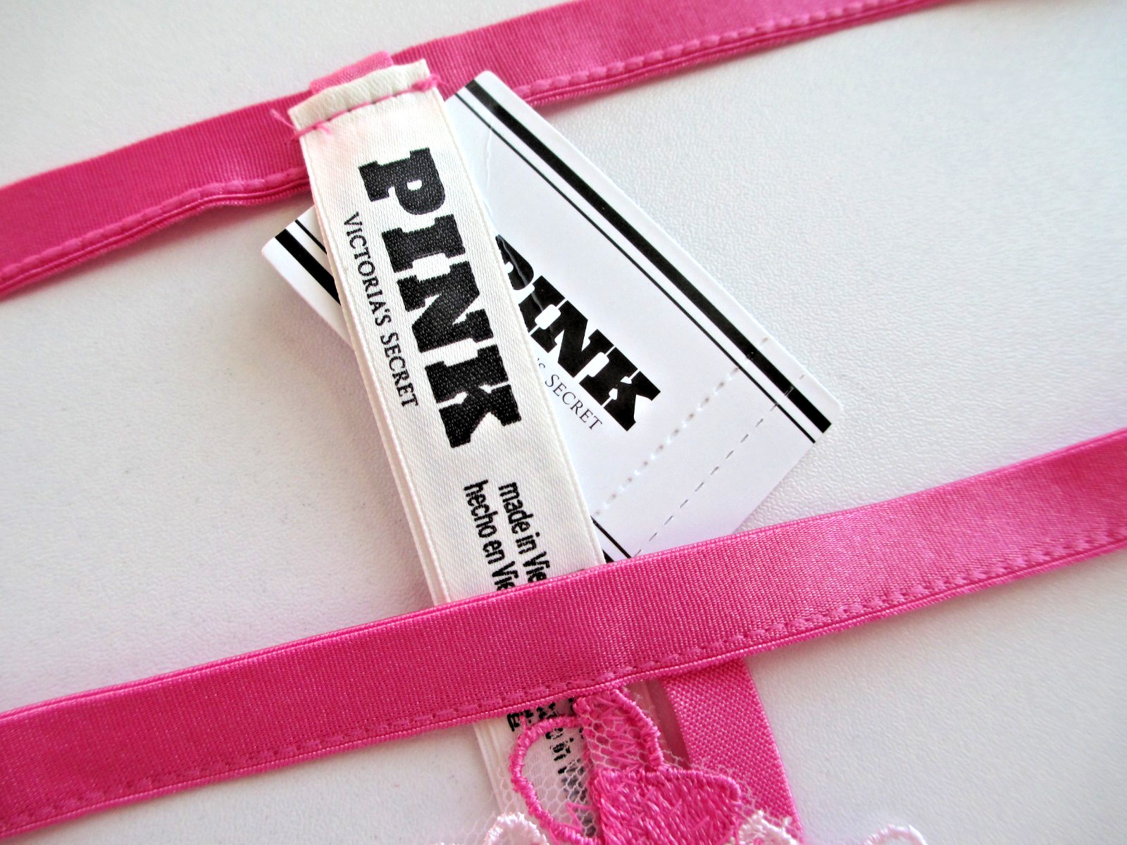 VICTORIA’S SECRET PINK Wink V-String Thong Panty S M L XL Pink NWT Hearts Cutout