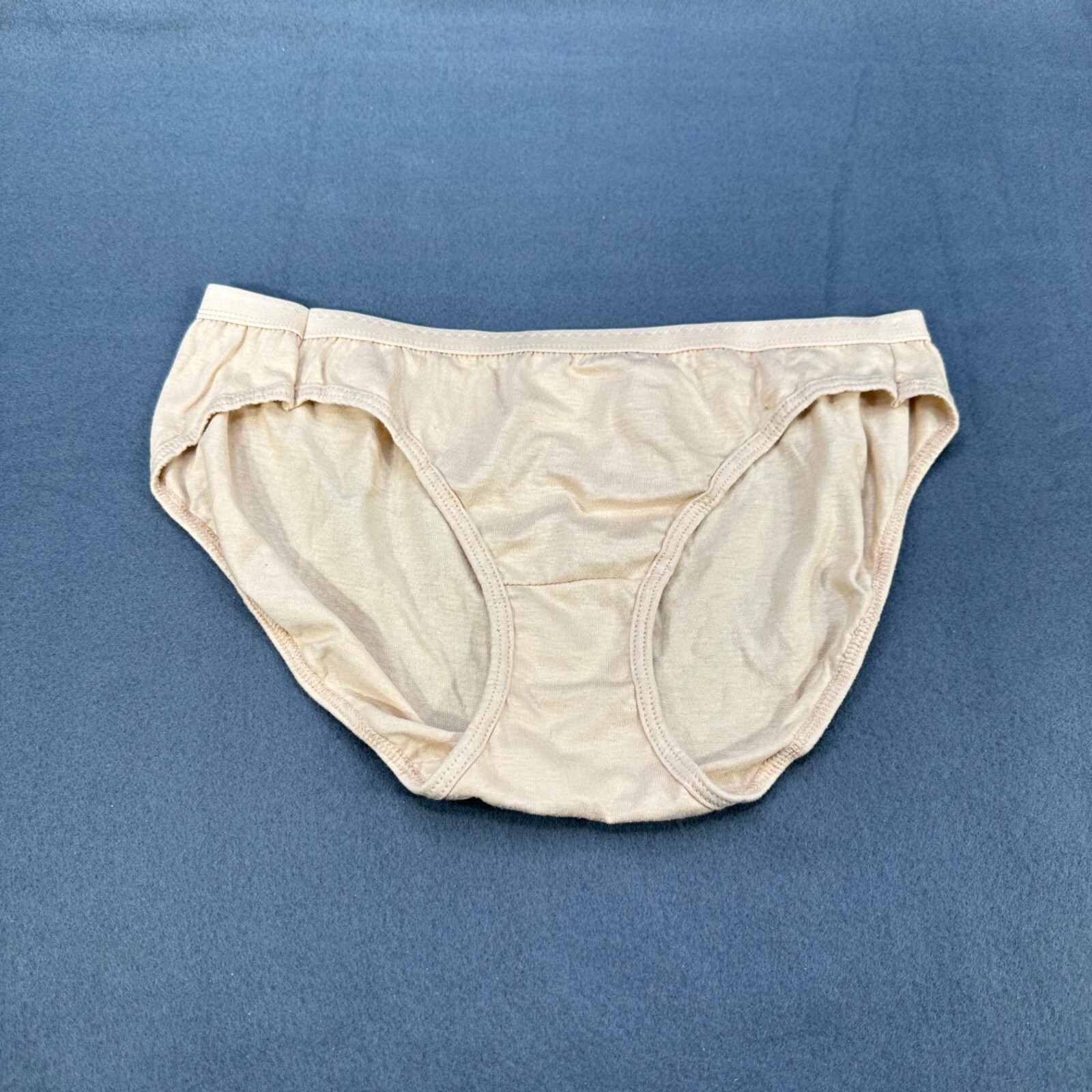 Hanes Womens Size Medium 6 Panty Bikini Brief Comfort Fit Beige New Without Tags