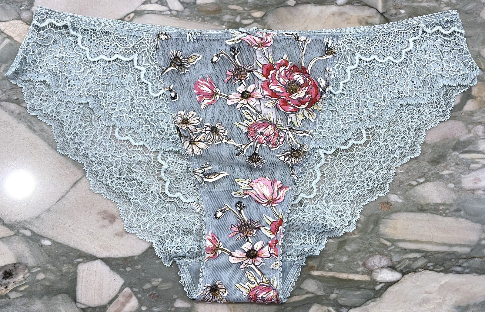 Victoria Secret Dream Angels Floral Embroidered Cheeky – Sage Dust Green – XL