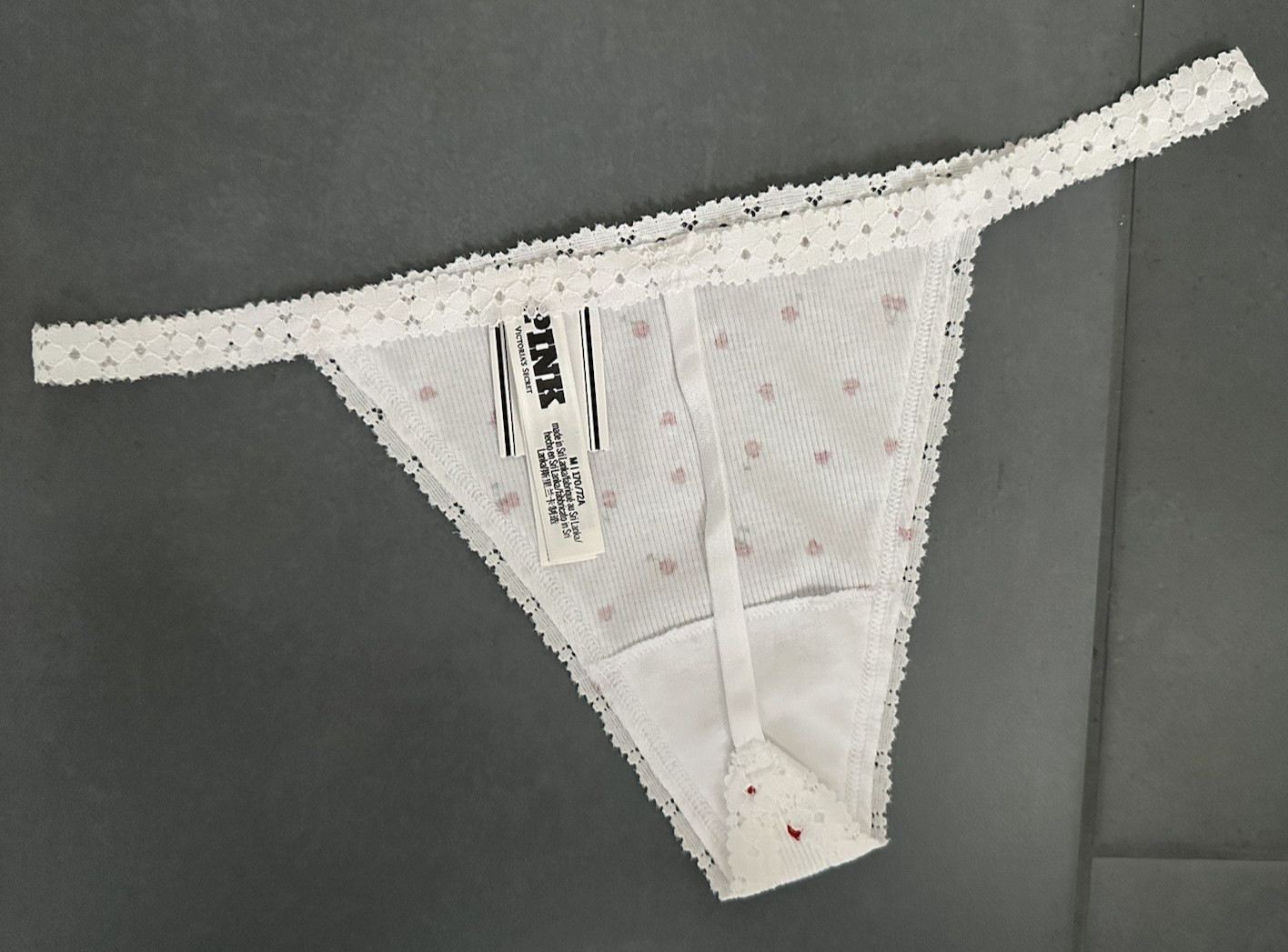 Victoria’s Secret PINK Cotton V String Panty White Cherry Heart Print Size M NEW