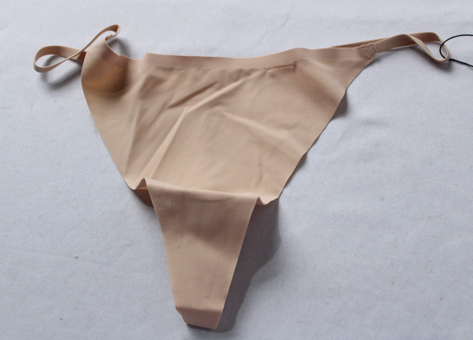 Lounge Women’s Everyday Soft Smoothing Flex G-String DH3 Sand Medium NWT