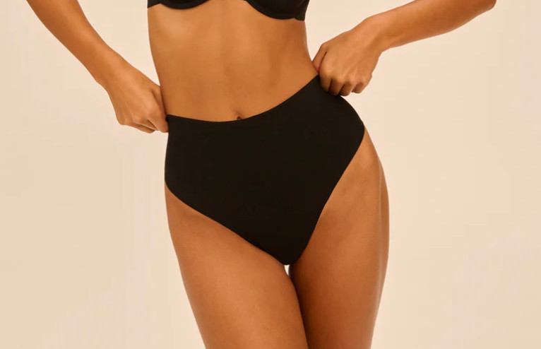 Simone Perele Size 5 / XL Story Shaper Thong Panty NWOT 1F6709 Black