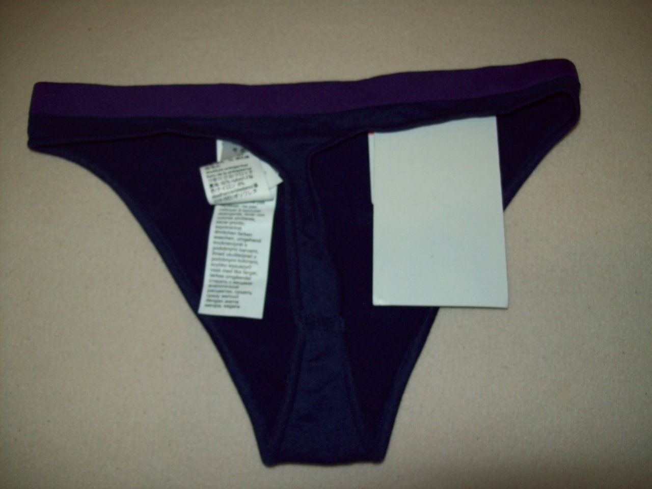 NWT CALVIN KLEIN NYLON LYCRA SEAMLESS THONG PANTIES QD3544 505 NAVY XS