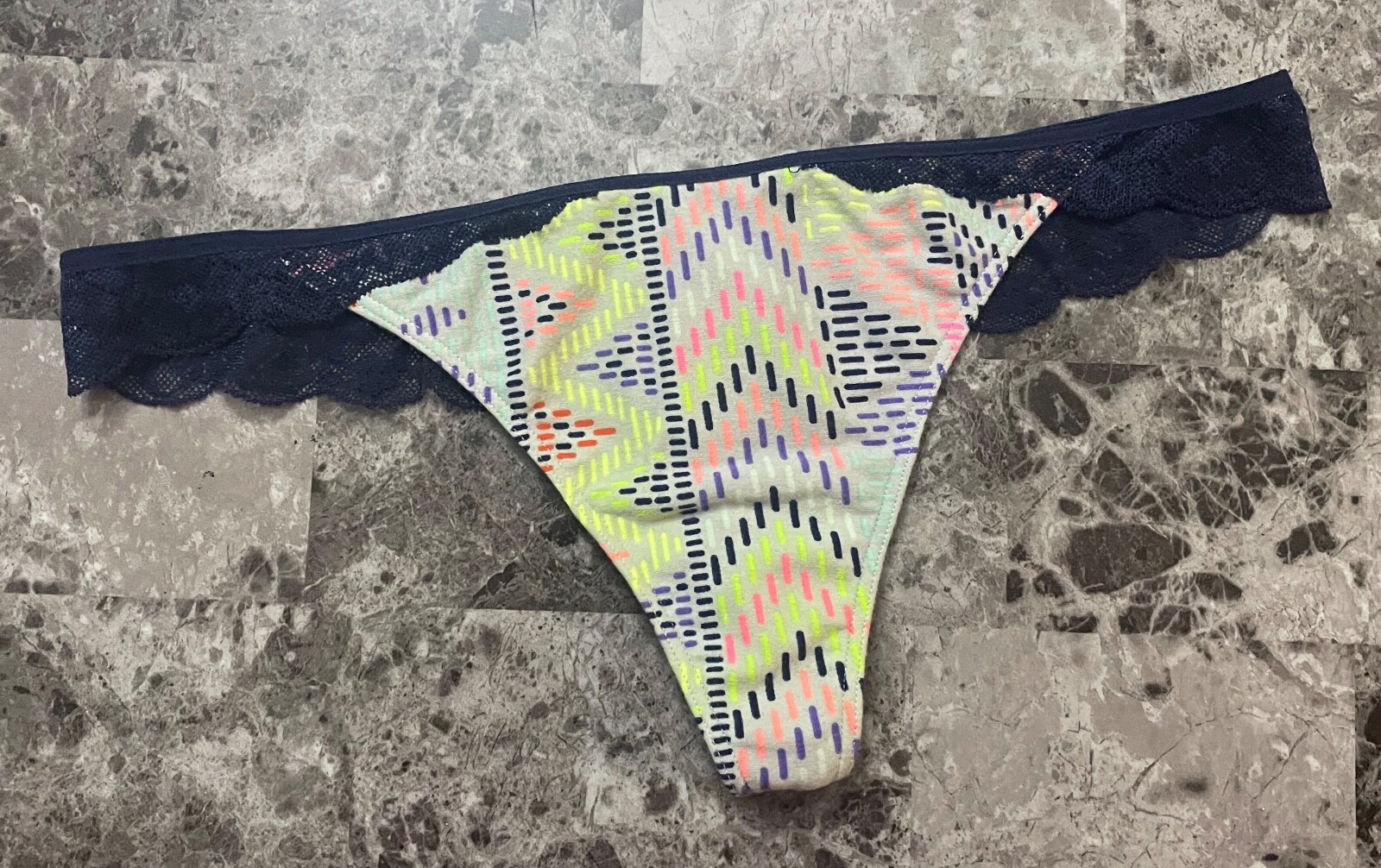 NWT VICTORIA’S SECRET PINK LARGE GRAY BLACK POLKA DOT LACE RARE THONG PANTIES