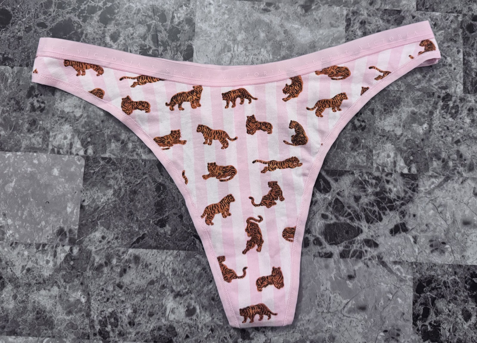 VICTORIA’S SECRET L PINK STRIPE TIGER LIGHTWEIGHT BAND HIGH LEG THONG PANTIES