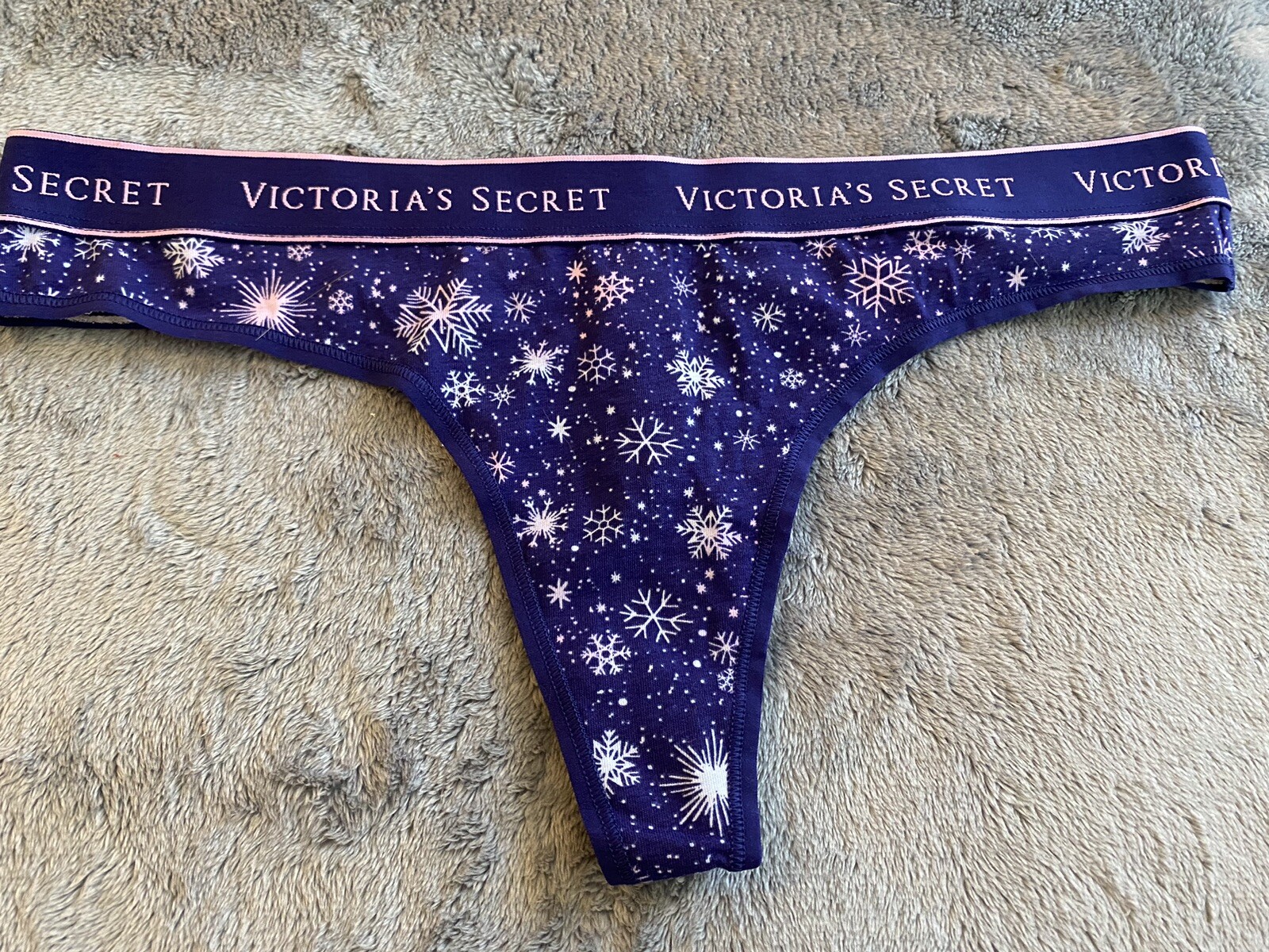 *Victoria’s Secret. Large. Thong. Blue. Snowflake. NWT