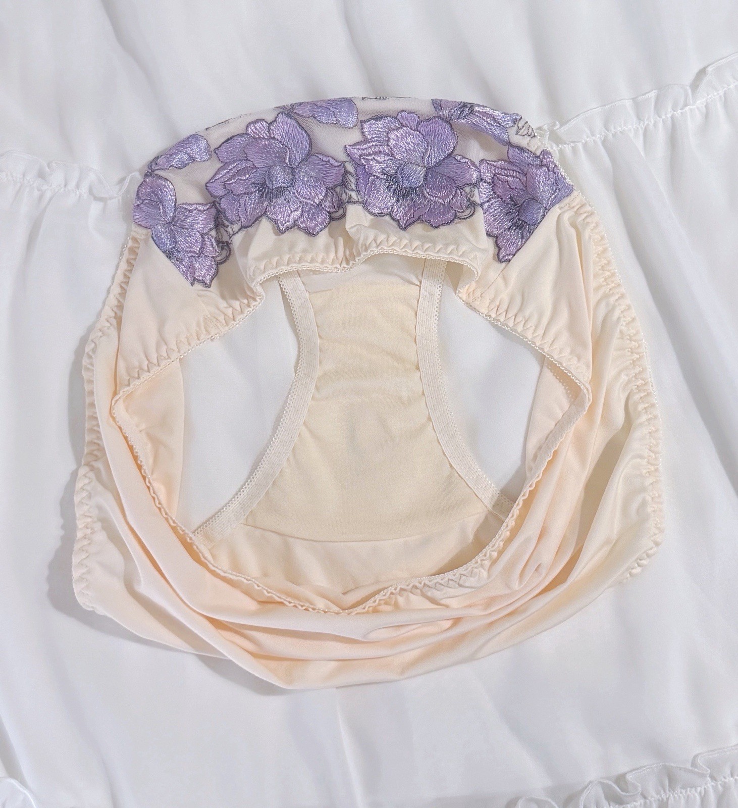 US-M, L/JP-3L Japanese Classic Gorgeous Floral Embroidery Smooth Nylon Panties