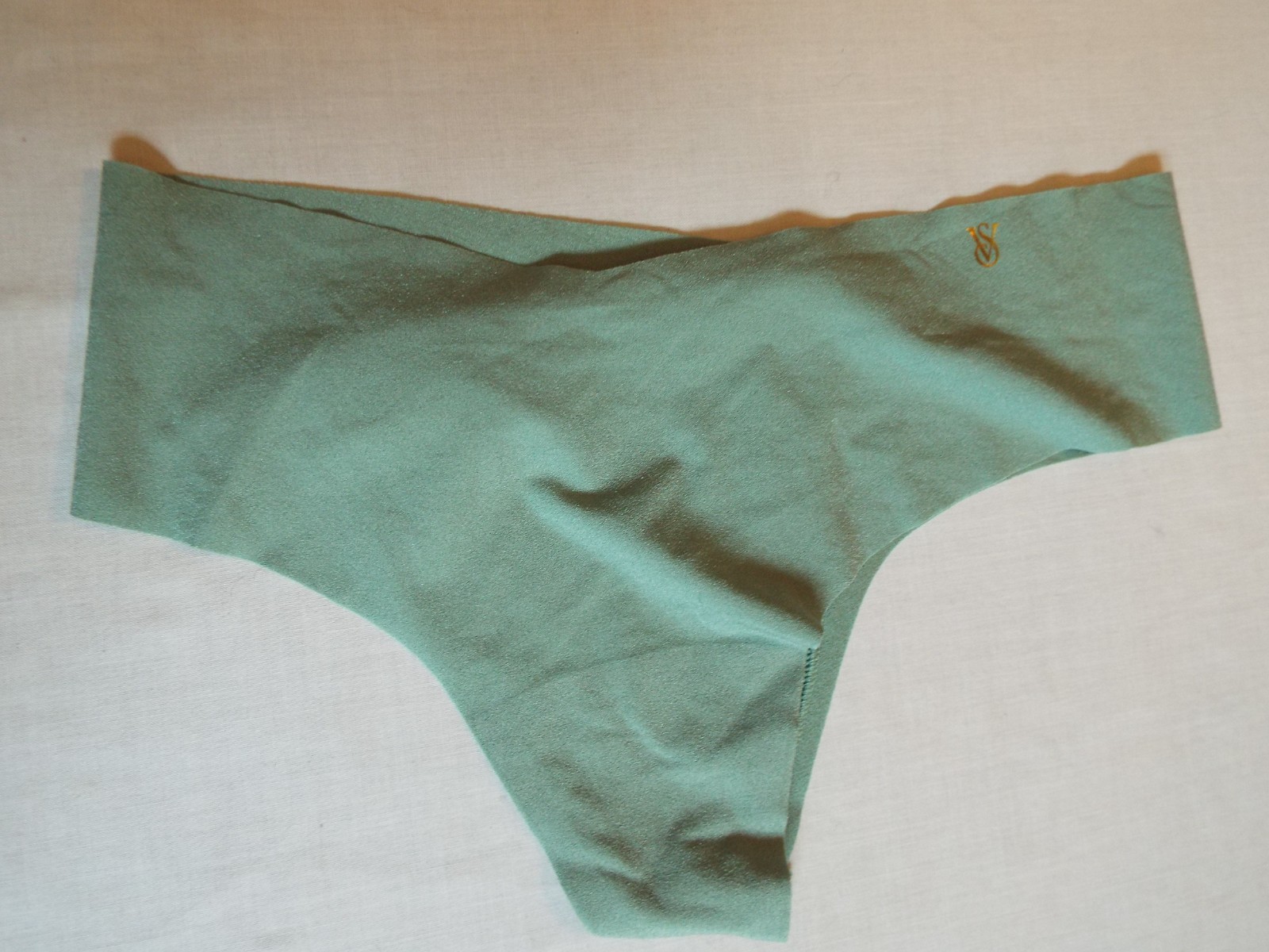 NWT Victoria’s Secret No-Show Thong Panty M Seasalt Green