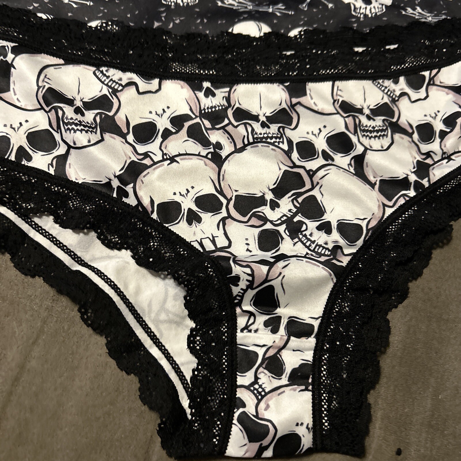 Morvia 3pk lace trim Skater goth Emo panties S skulls Crown Lingerie Underwear