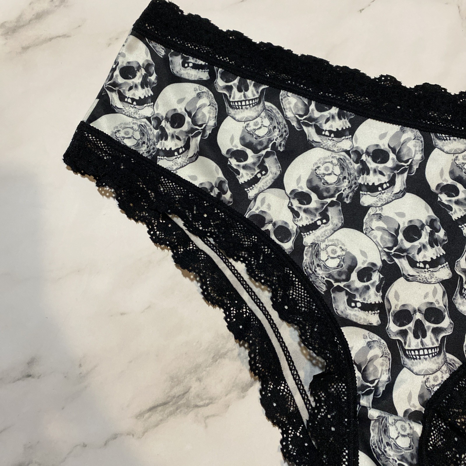 GOTH Skull Black White Lace Trim Boy-short Panties Polyester Stretchy XL NWOT