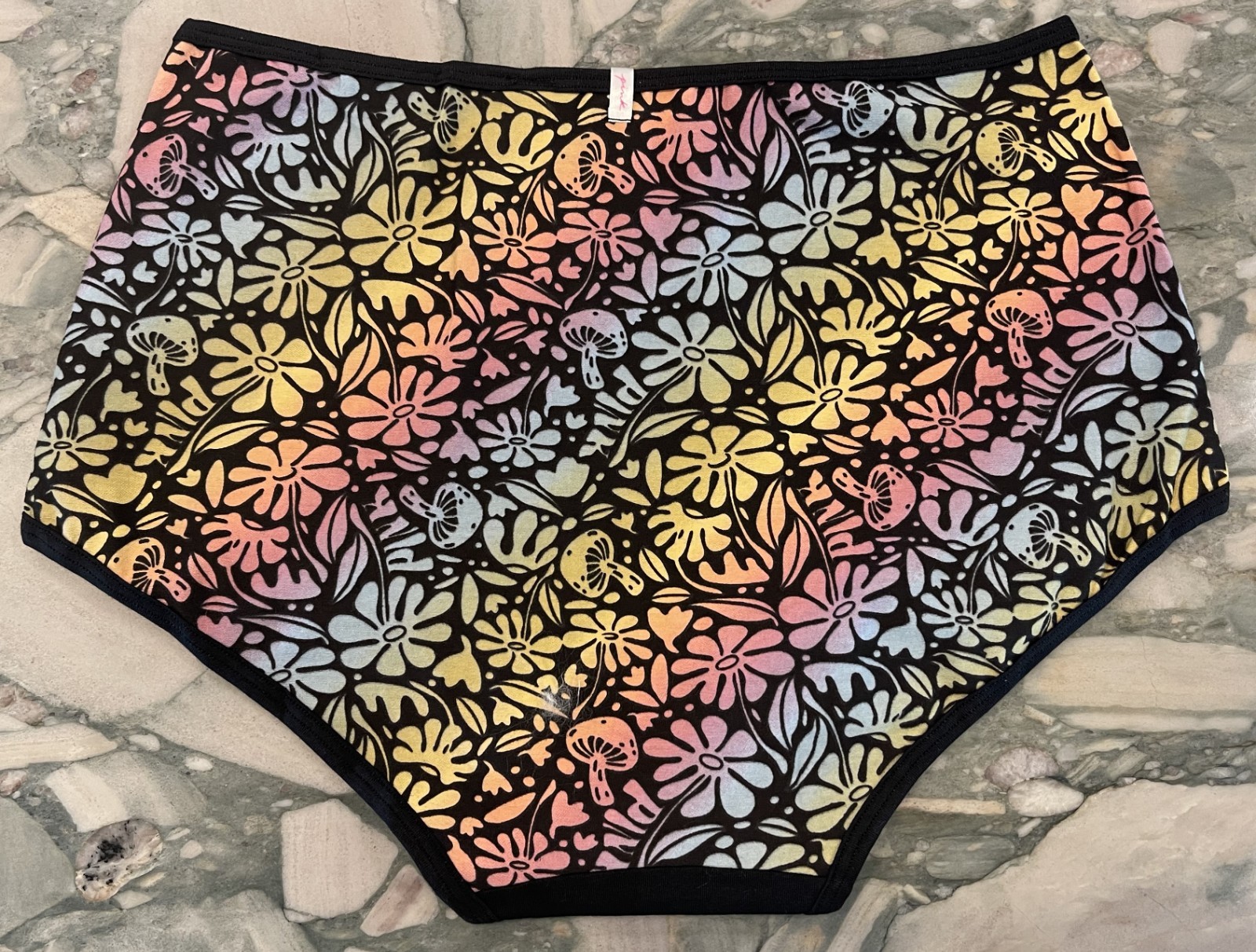 NEW Victoria Secret PINK Cotton Trim Boyshort – Black Multi Groovy Garden – XL