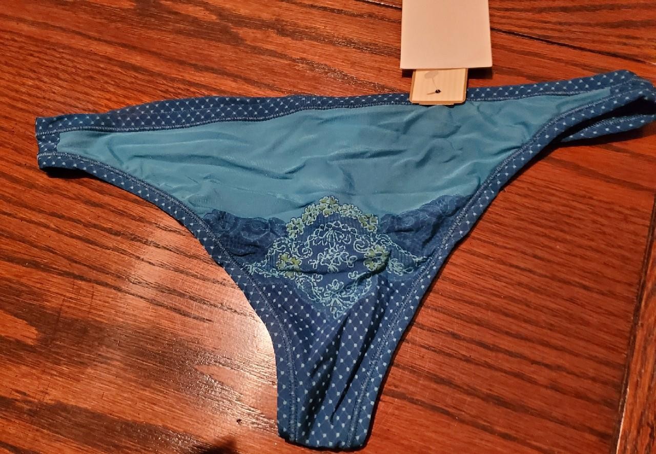 NWT FELINA LOW RISE NYLON SPANDEX THONG PANTIES PAPILLON 530086 RIV L