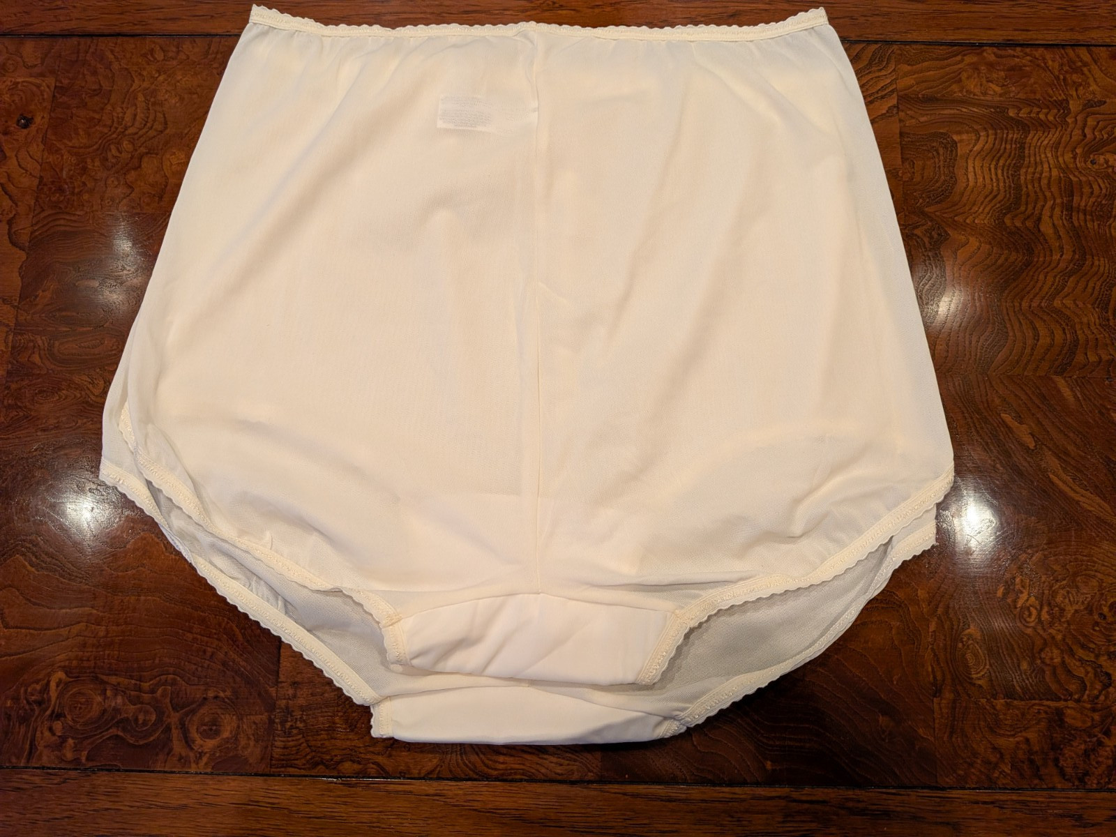 2 NWT Bali Women’s Skimp Skamp Stretch Fit Full Seat Briefs Light Yellow 2XL/ 9