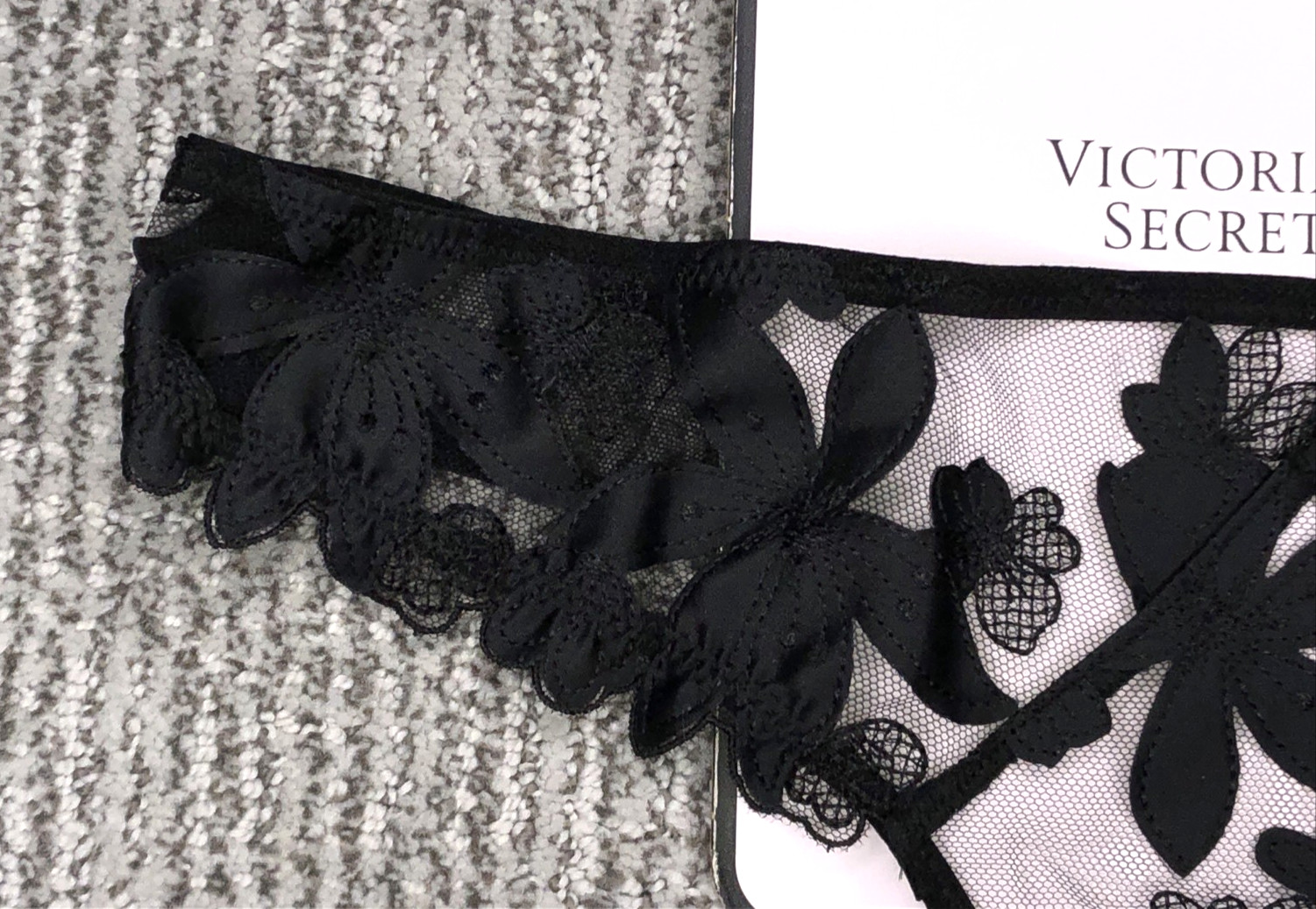 Victoria’s Secret Very Sexy NWT Medium Black Ziggy Floral Embroidery Thong Panty