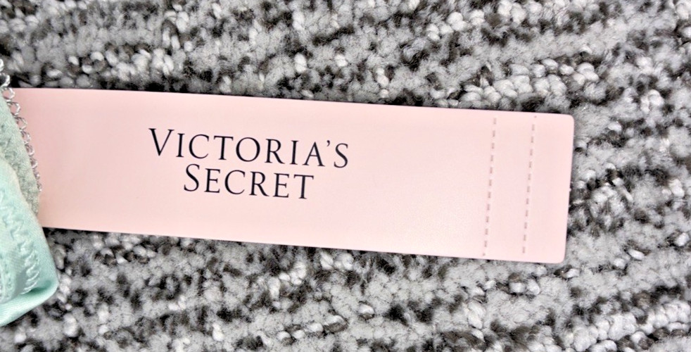Victoria’s Secret Tease NWT Small Green Satin Kiss High Leg Thong Panty Sexy Bow
