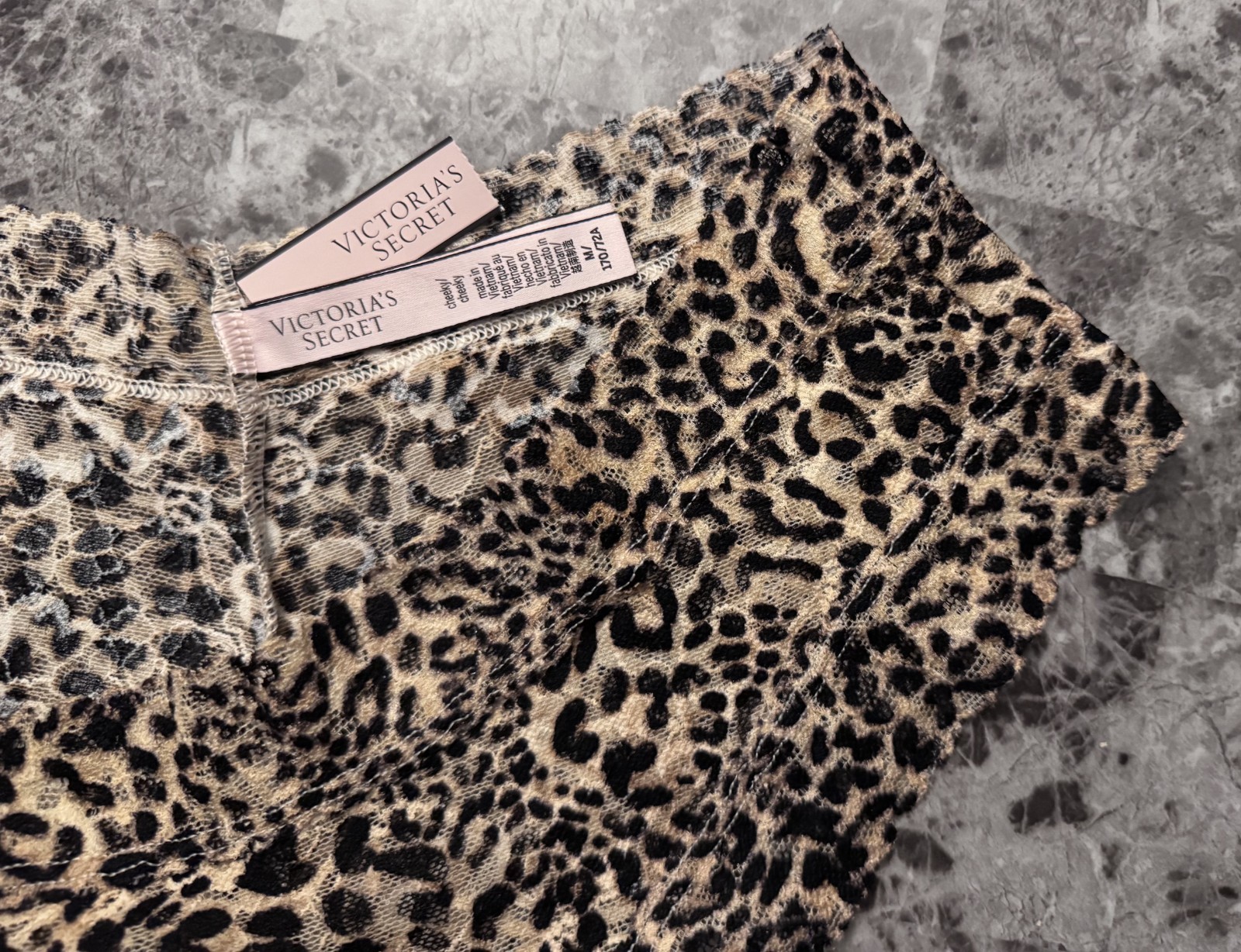NWT VICTORIA’S SECRET MEDIUM BEIGE BLACK LEOPARD CHEETAH LACE CHEEKY PANTIES