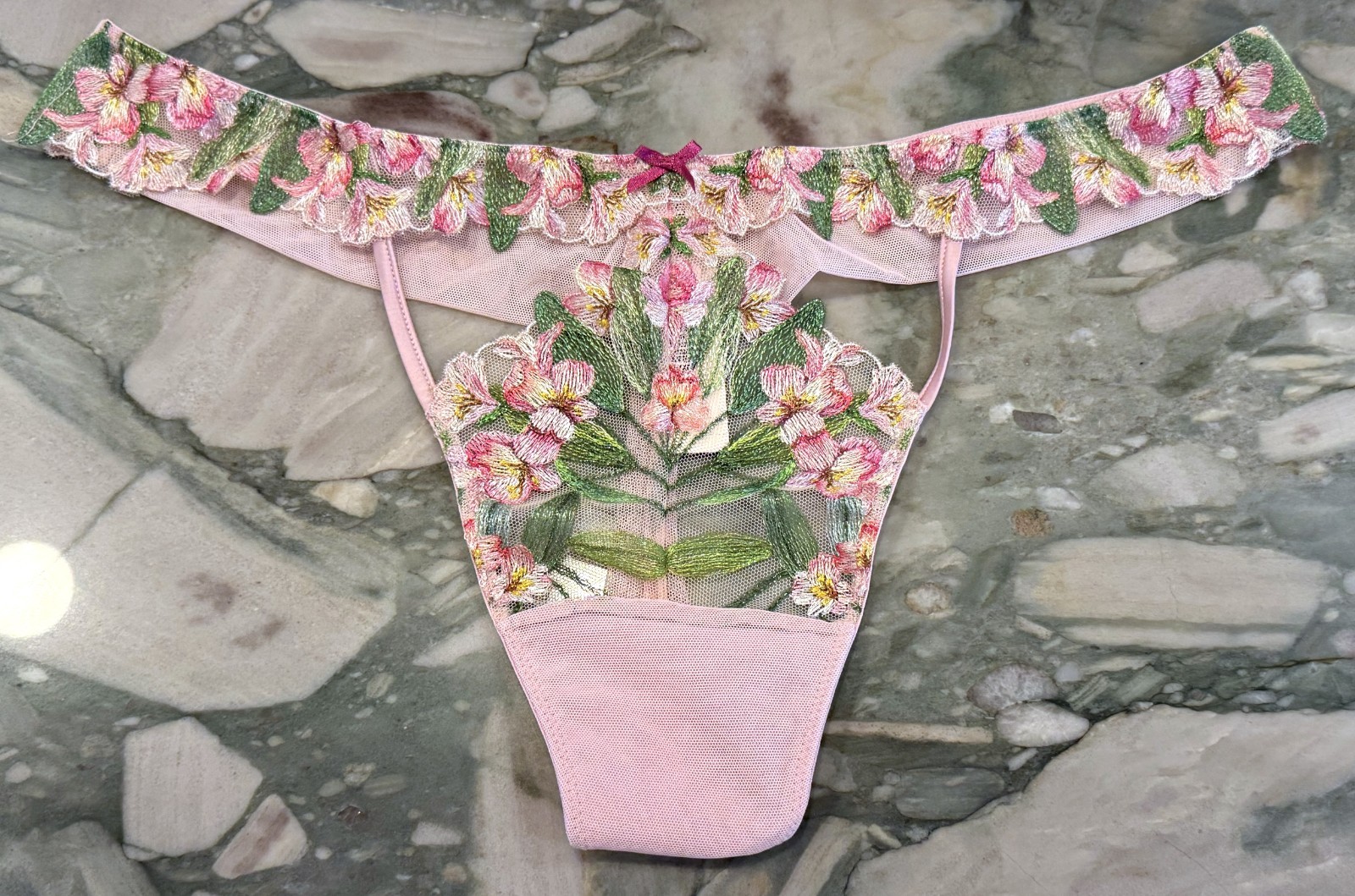 NEW Victoria Secret Dream Angels Lily Embroidery Thong – Chalk Rose – XL or XXL