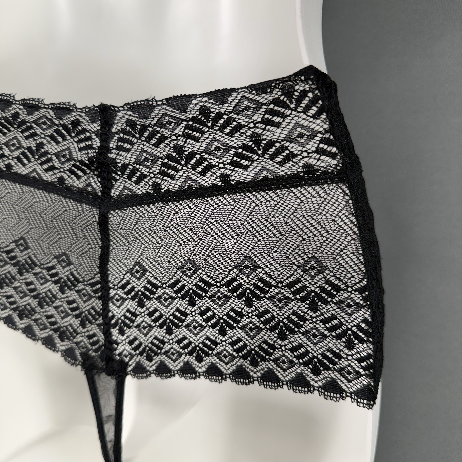 NEW B.Tempt’d Net Perfection Tanga Thong Womens M 6 Hi-Waist Lace Mesh Sexy
