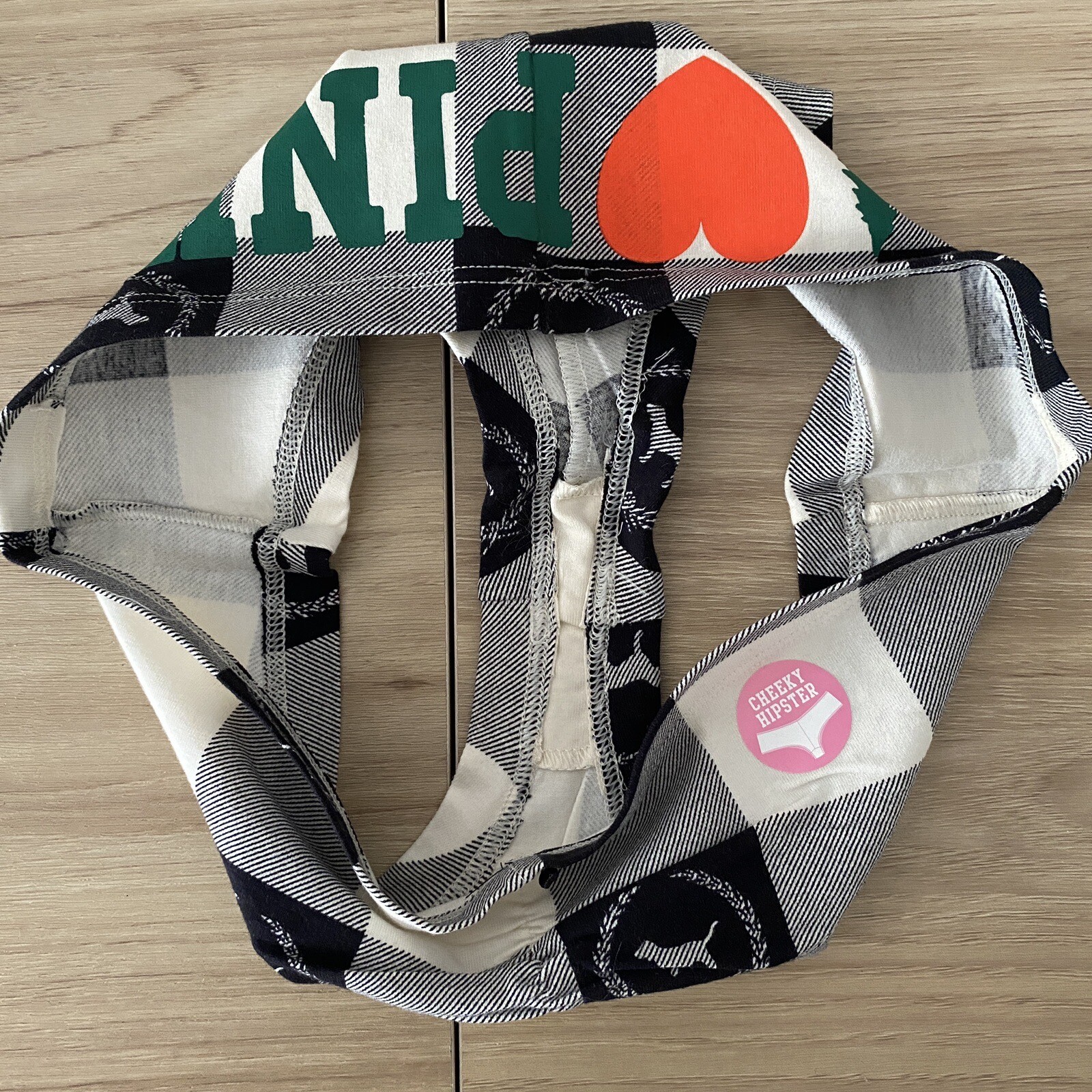 NWT Victoria Secret PINK – Black Grey White Plaid Tree Heart Cheeky Hipster – XS