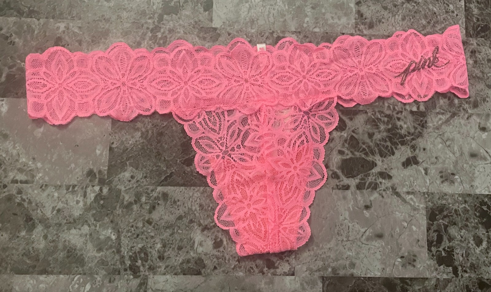 NWT VICTORIA’S SECRET PINK L PINK FLORAL LACE GLITTER LOGO RARE THONG PANTIES