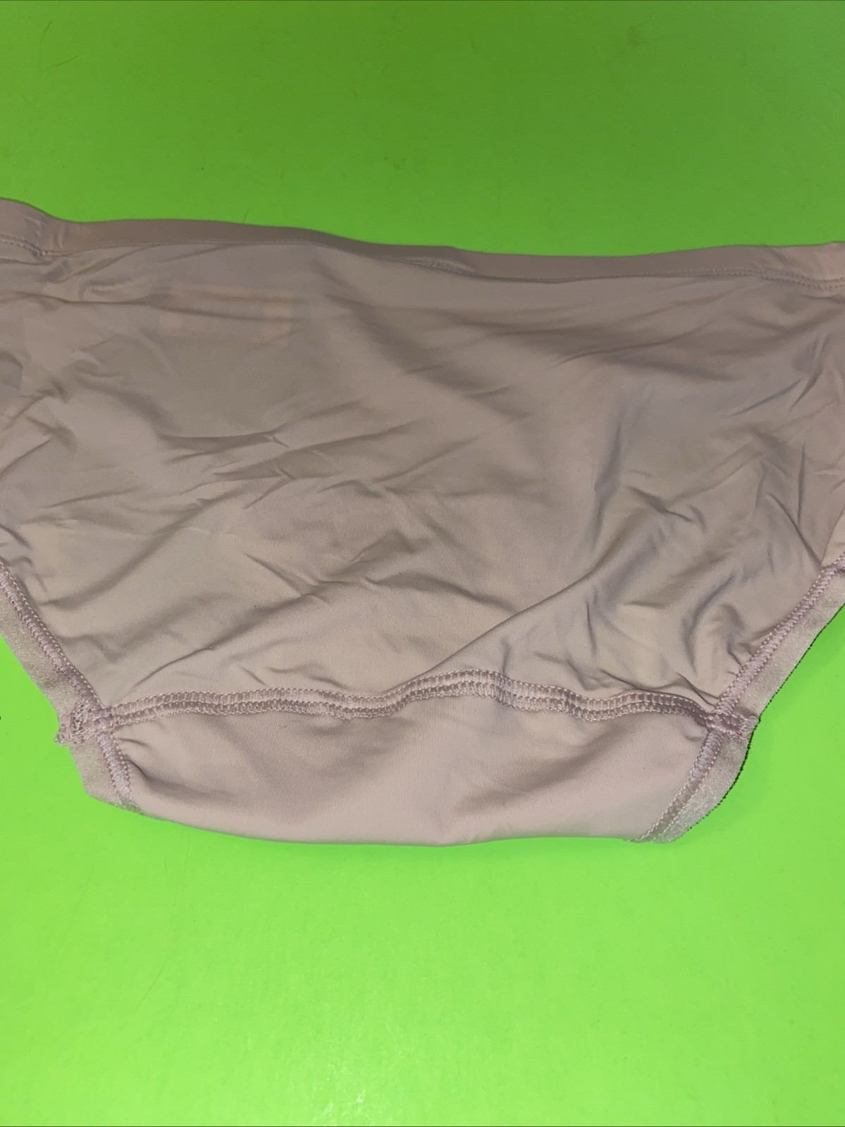 Maidenform Nude Barely There Bikini Panties / Medium / Size 6