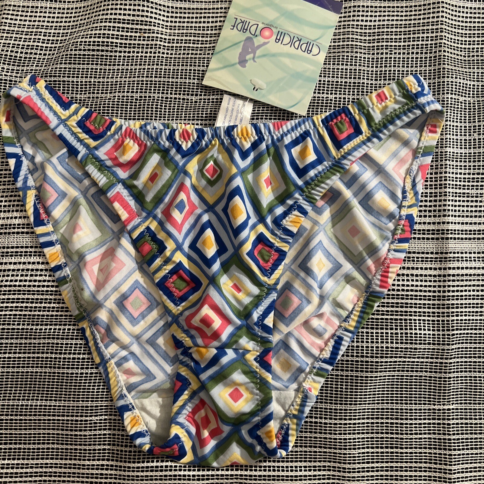 VTG WOMEN’S LINGERIE PANTIES BIKINI CAPRICIA O’DARE SIZE M/6 BODY 92% POLYESTER