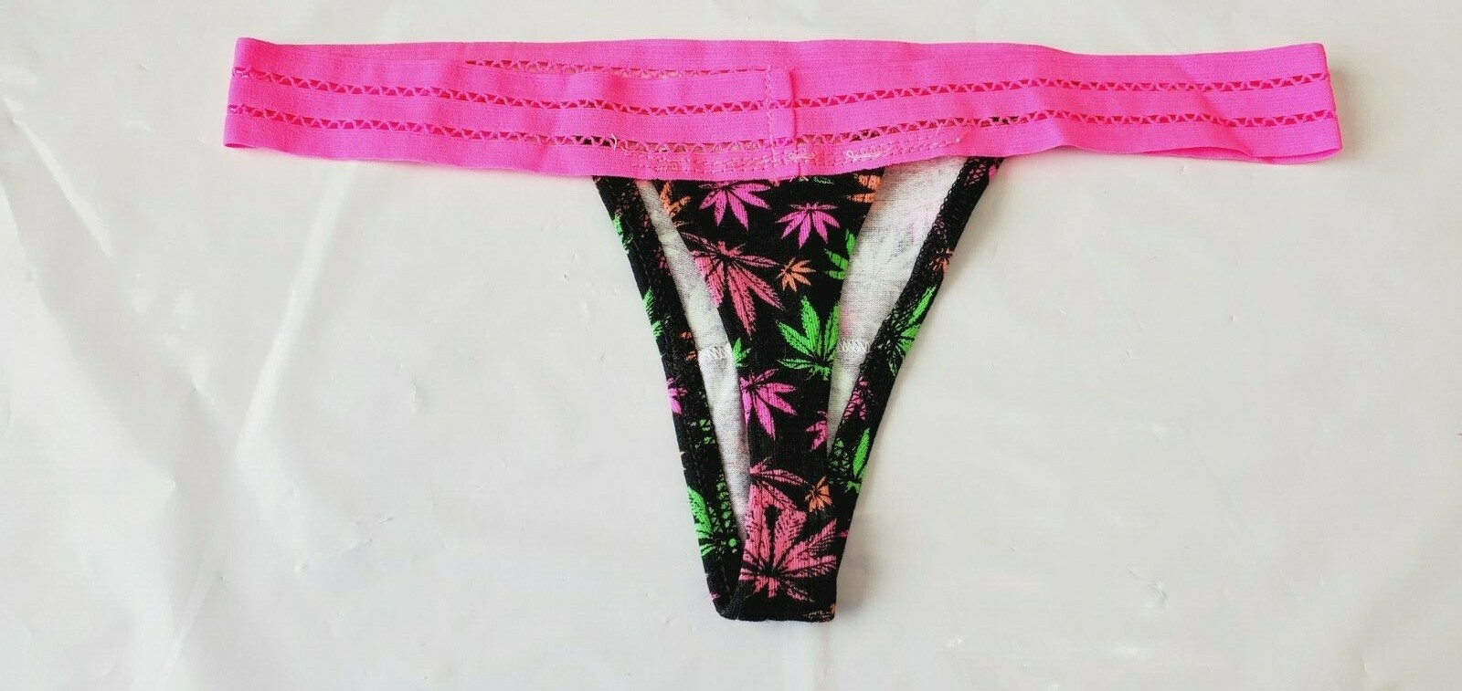 Rue 21 Women’s Thong Panties X-LARGE W Stretchy Waistband Neon Marijuana Leaves