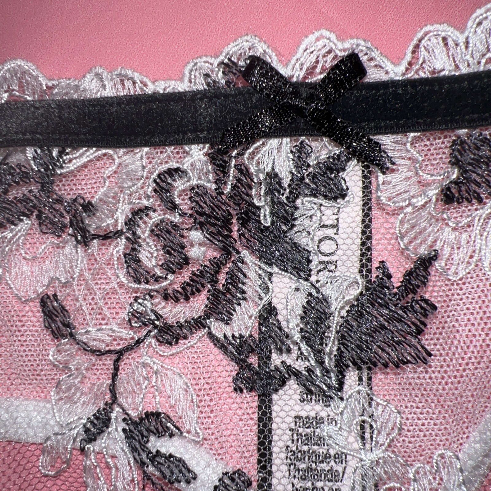 Victoria’s Secret M THONG Black White Lace Floral Embroidered Velvet DREAM ANGEL